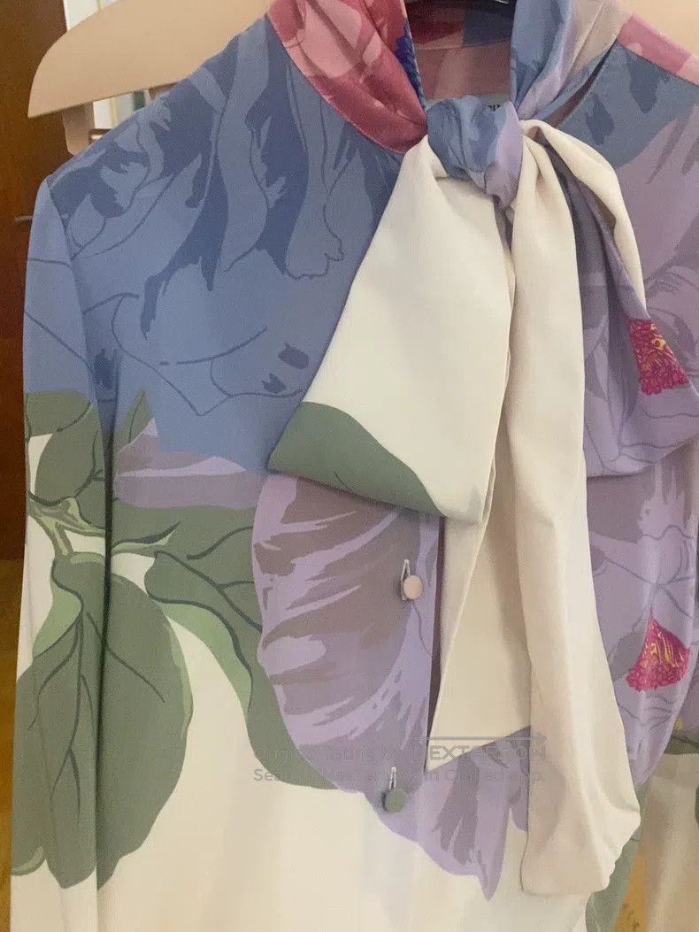 Valentino Valentino Floral silk shirt Size S / US 4 / IT 40 - 3 Thumbnail