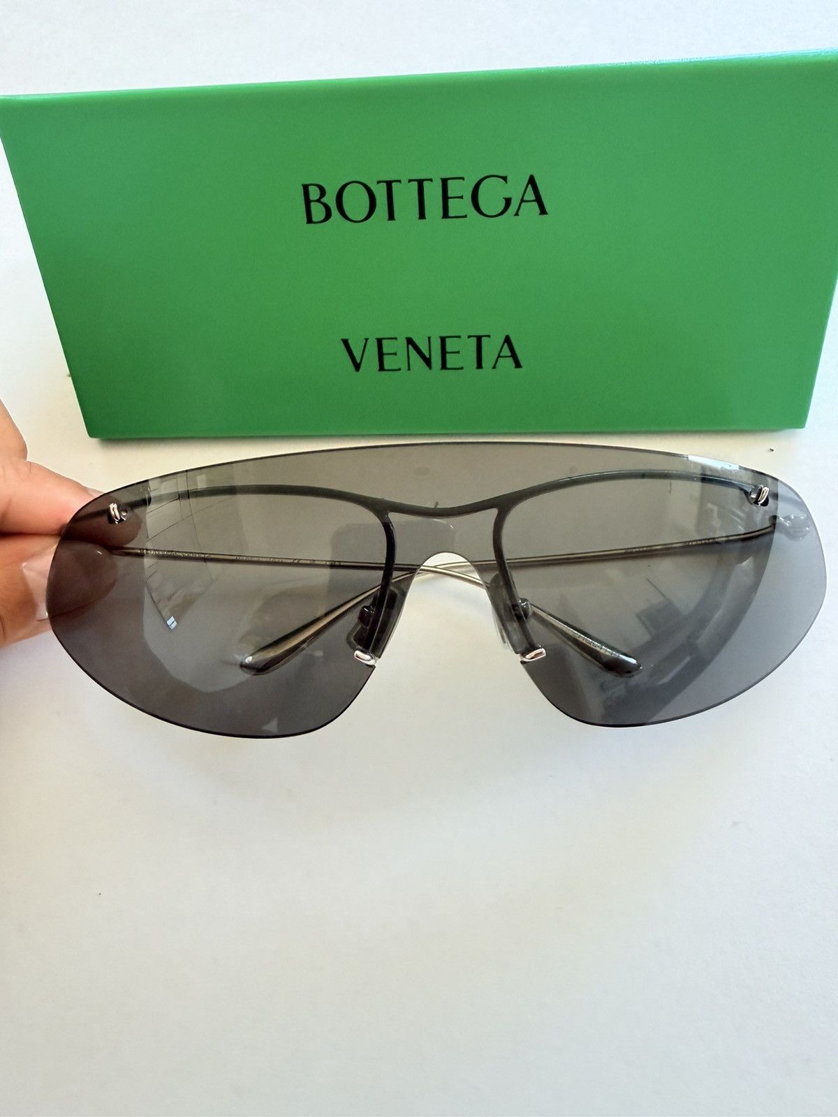 Bottega Veneta *FINAL DROP* BV1272S Shield Rimless Knot Sunglasses Size ONE SIZE - 9 Thumbnail