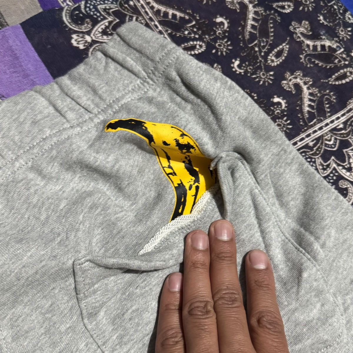 Andy Warhol × Kaws × Uniqlo Sweatpants Andy warhol x kaws Size US 28 / EU 44 - 5 Thumbnail