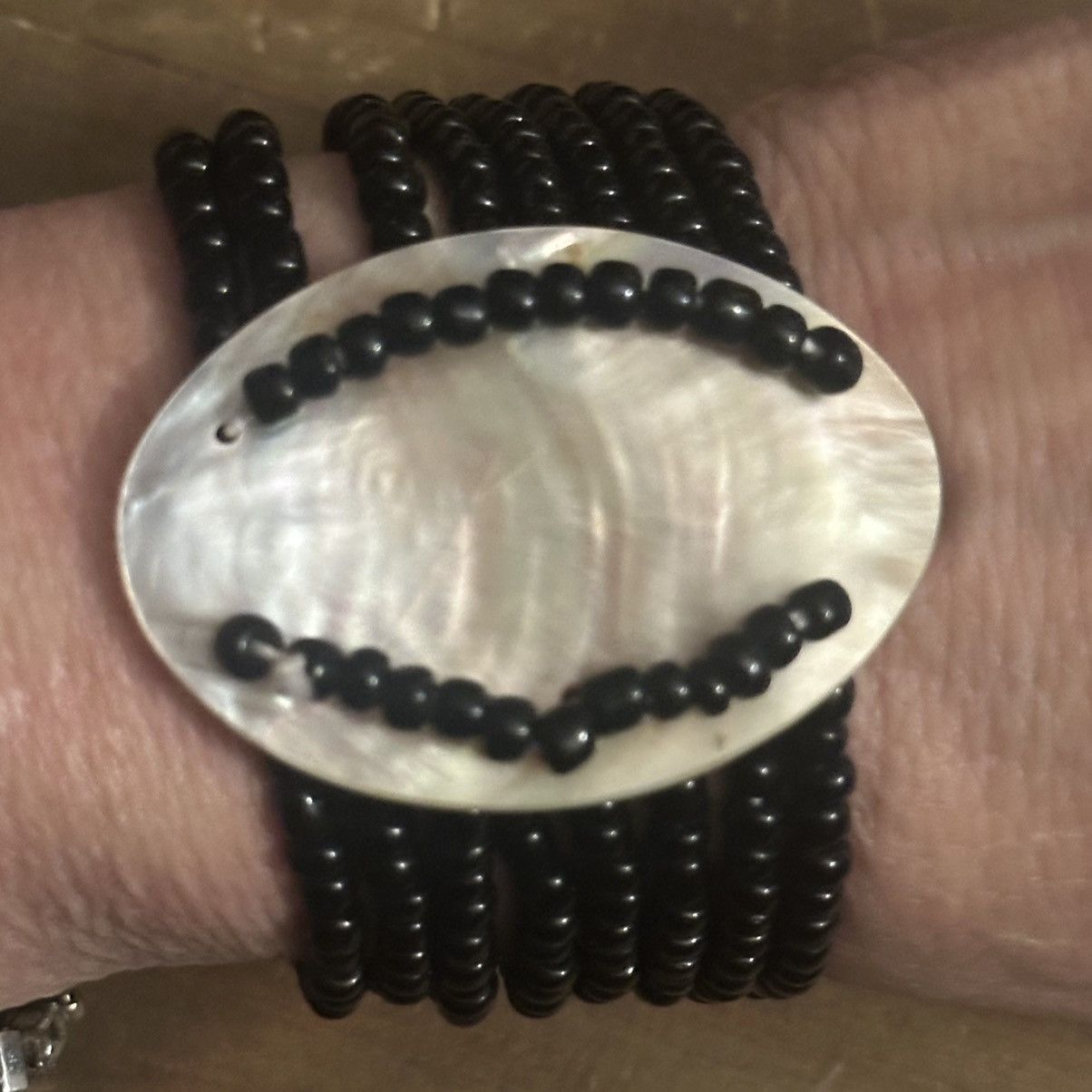 Vintage Multi strand black bead mother of pearl stretch bracelet Size ONE SIZE - 3 Thumbnail