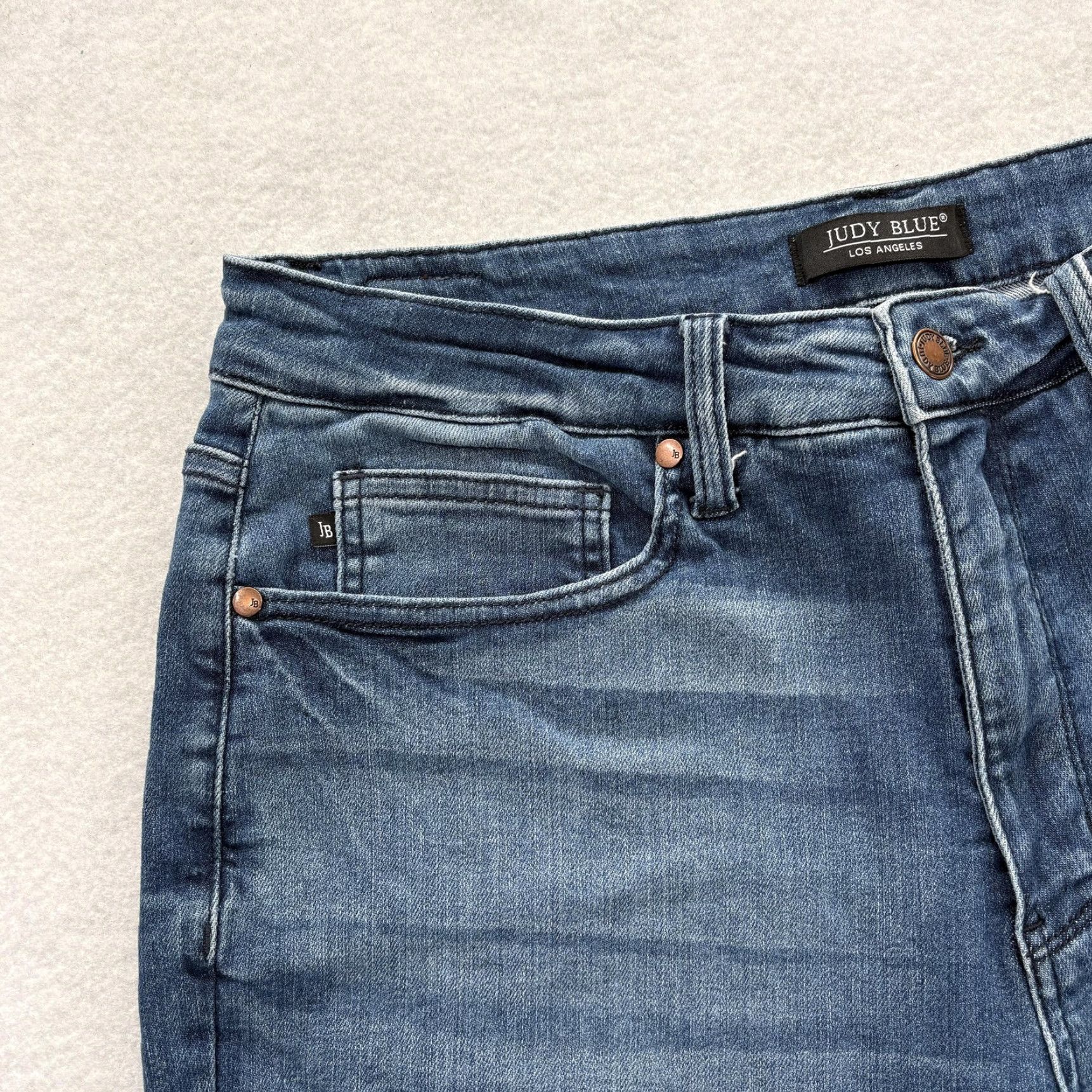 Denime VINTAGE: No | Judy Blue Jeans Womens 18W Blue Medium Wash Stretch Skinny Ankle Denim Preppy Size 40" / US 18 - 3 Thumbnail