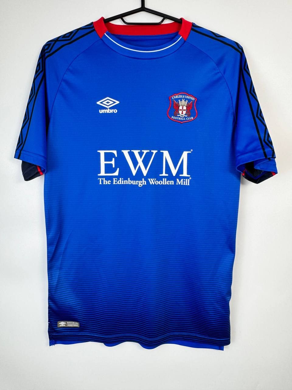 Umbro CARLISLE UNITED 2018 2019 HOME SHIRT UMBRO FOOTBALL Sz S Size US S / EU 44-46 / 1 - 1 Thumbnail