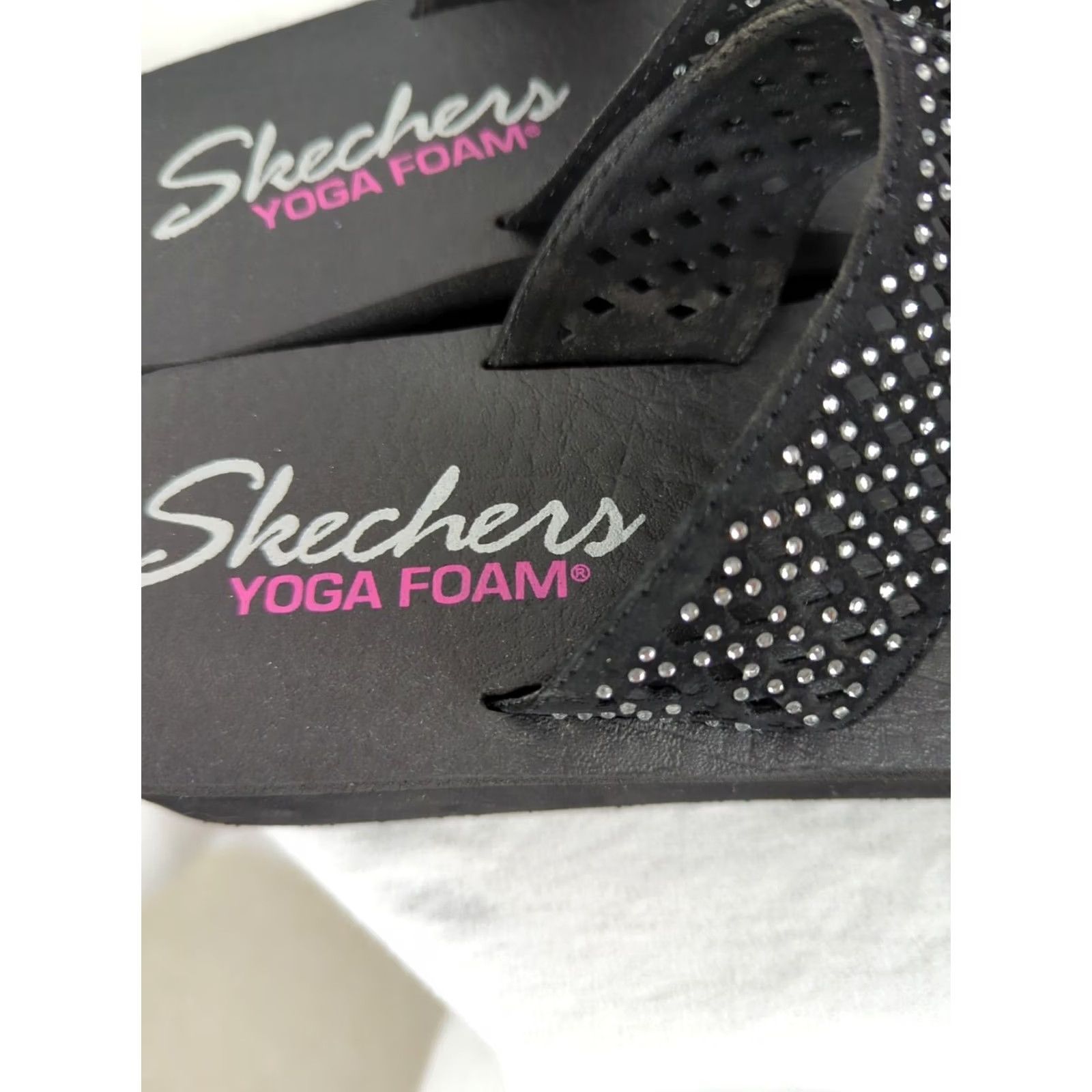 SKECHERS Skechers Wedge Thong Sandal Womens 8 Black Rhinestone Yoga Foam Vinyasa Casual Slip On Comfort Size US 8 / IT 38 - 6 Thumbnail