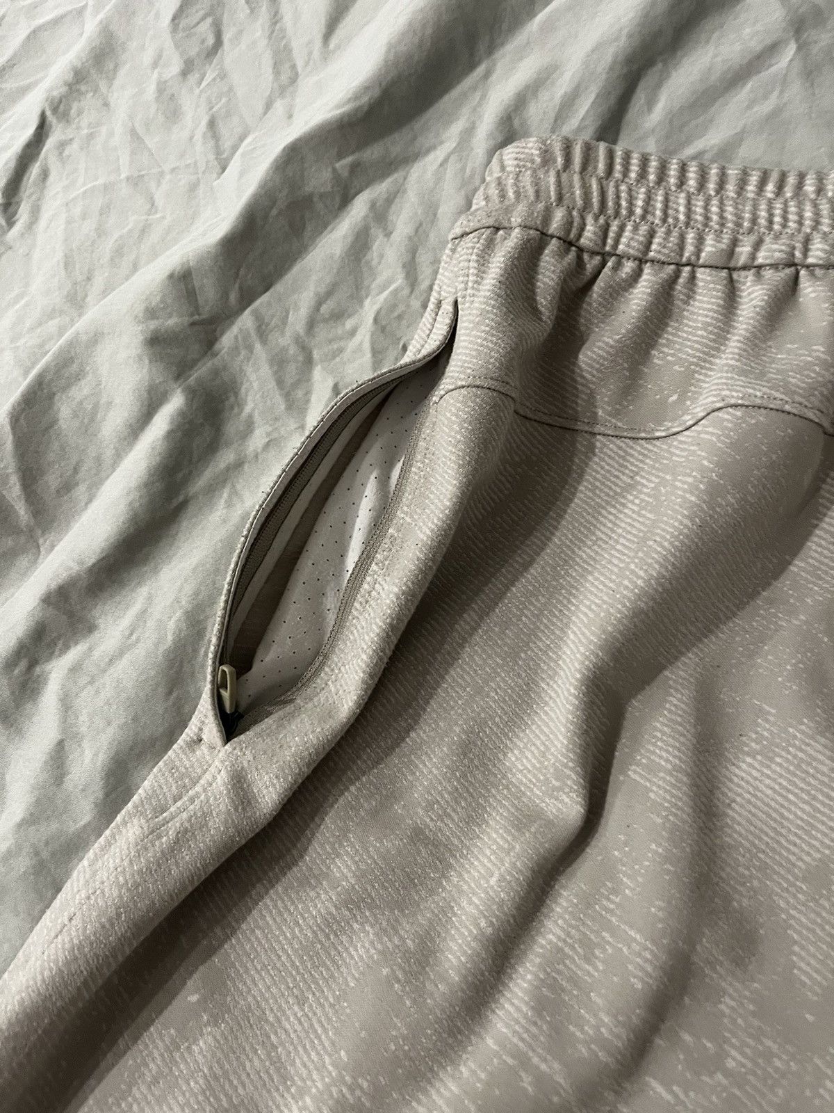 Lululemon Relaxed fit training jogger Size US 32 / EU 48 - 4 Thumbnail