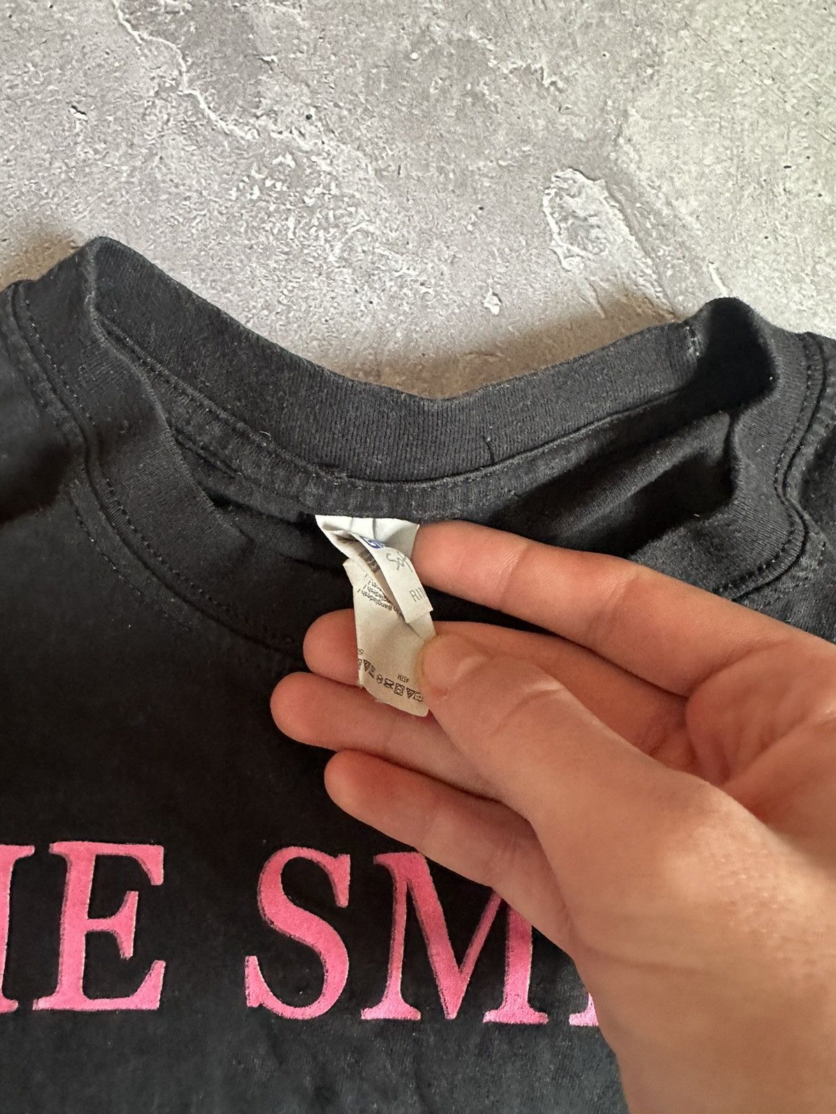 Band Tees The Smiths Morrissey Album T Shirt Y2K Vintage Pink Logo Size US M / EU 48-50 / 2 - 3 Thumbnail