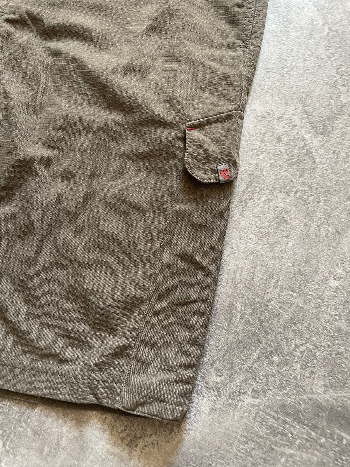 The North Face Vintage The North Face Cargo Shorts 32 Size US 32 / EU 48 - 2 Thumbnail