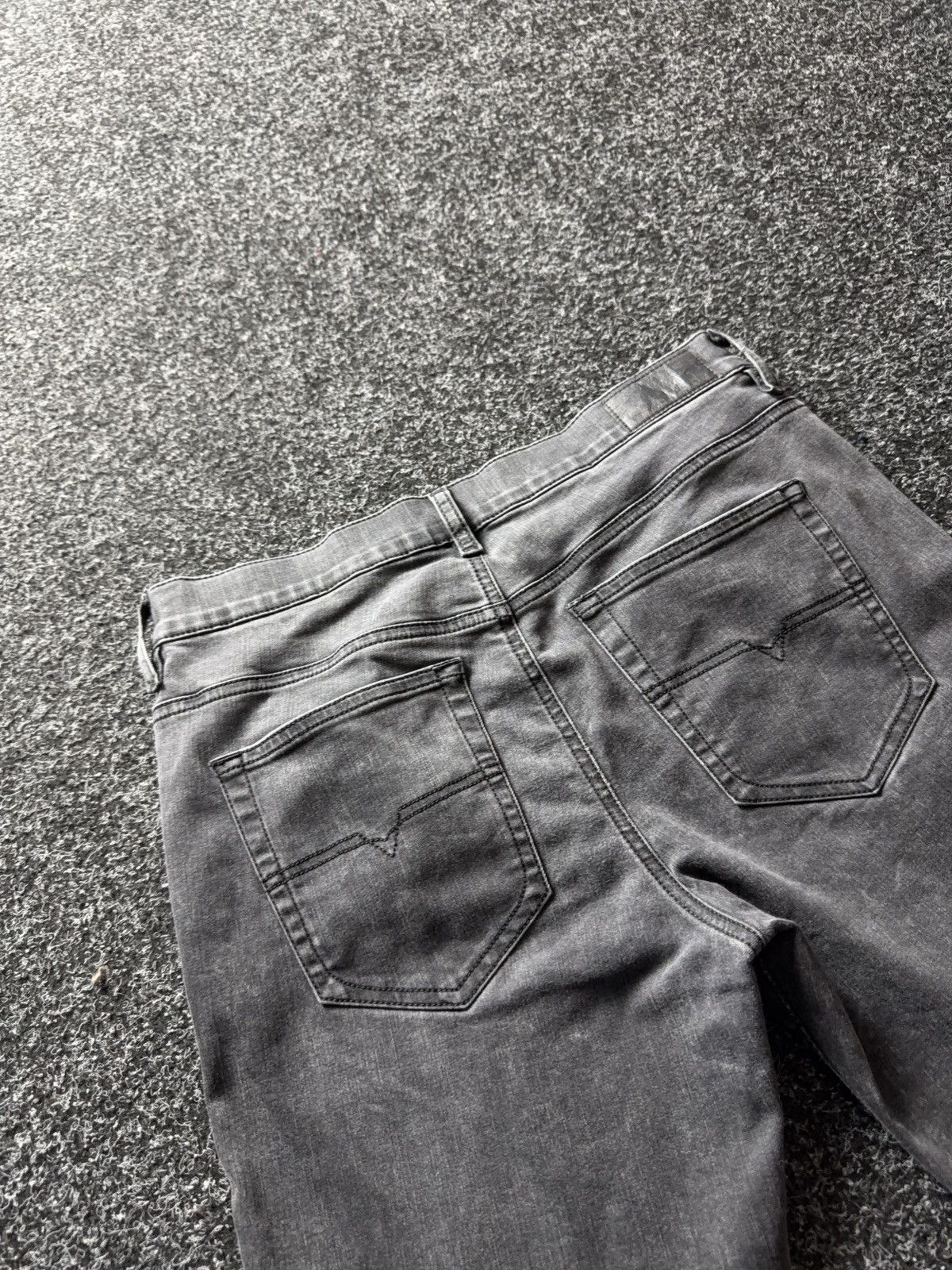 Diesel 00s Y2K Diesel D-RONISY Grey Slim Jeans Clean Minimal Fit Size 30" / US 8 / IT 44 - 17 Thumbnail