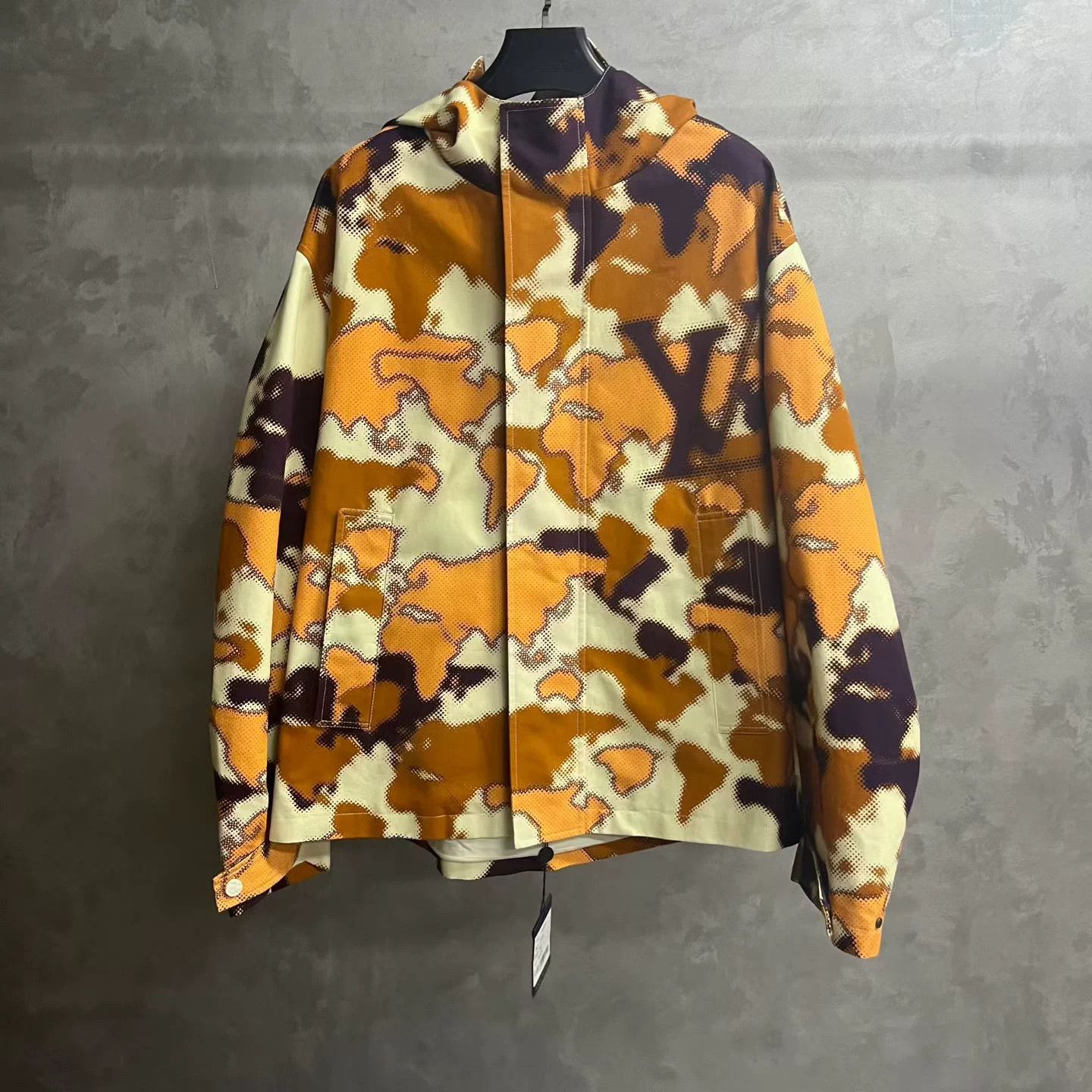 Louis Vuitton Louis Vuitton Red Map Print Hooded Jacket Size US XL / EU 56 / 4 - 1 Thumbnail
