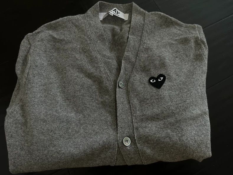 Comme des Garcons Comme Des Garcons Grey classic knitted black heart sweater Size US XXL / EU 58 / 5 - 7 Thumbnail
