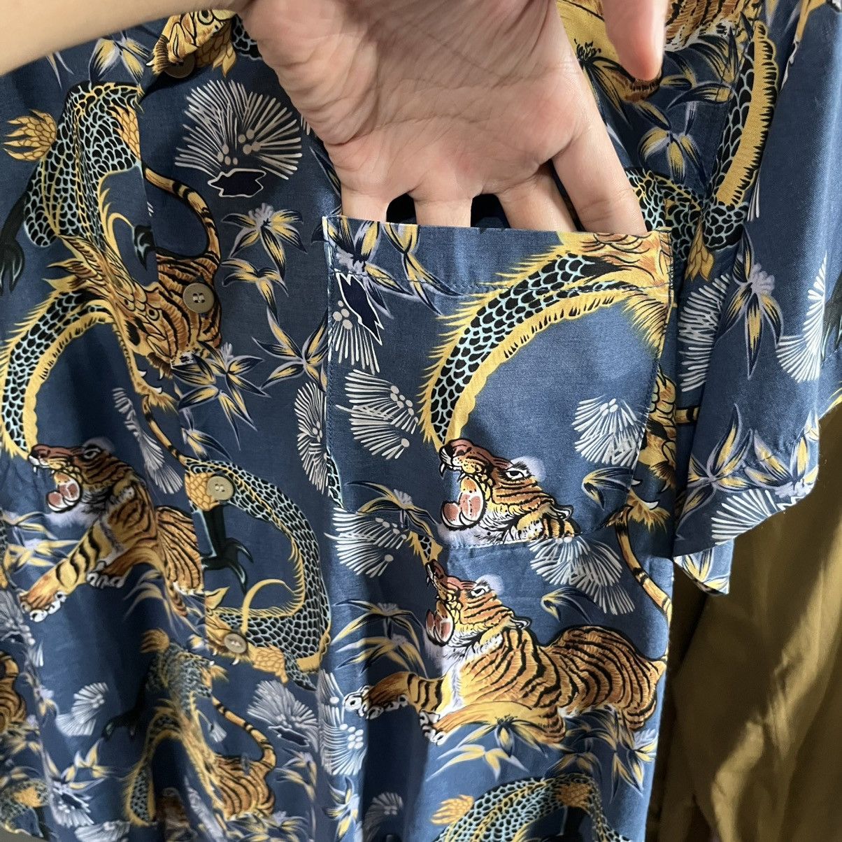 Yohji Yamamoto RATON LAVEUR Tiger & Dragon Print Shirt Size US M / EU 48-50 / 2 - 4 Thumbnail