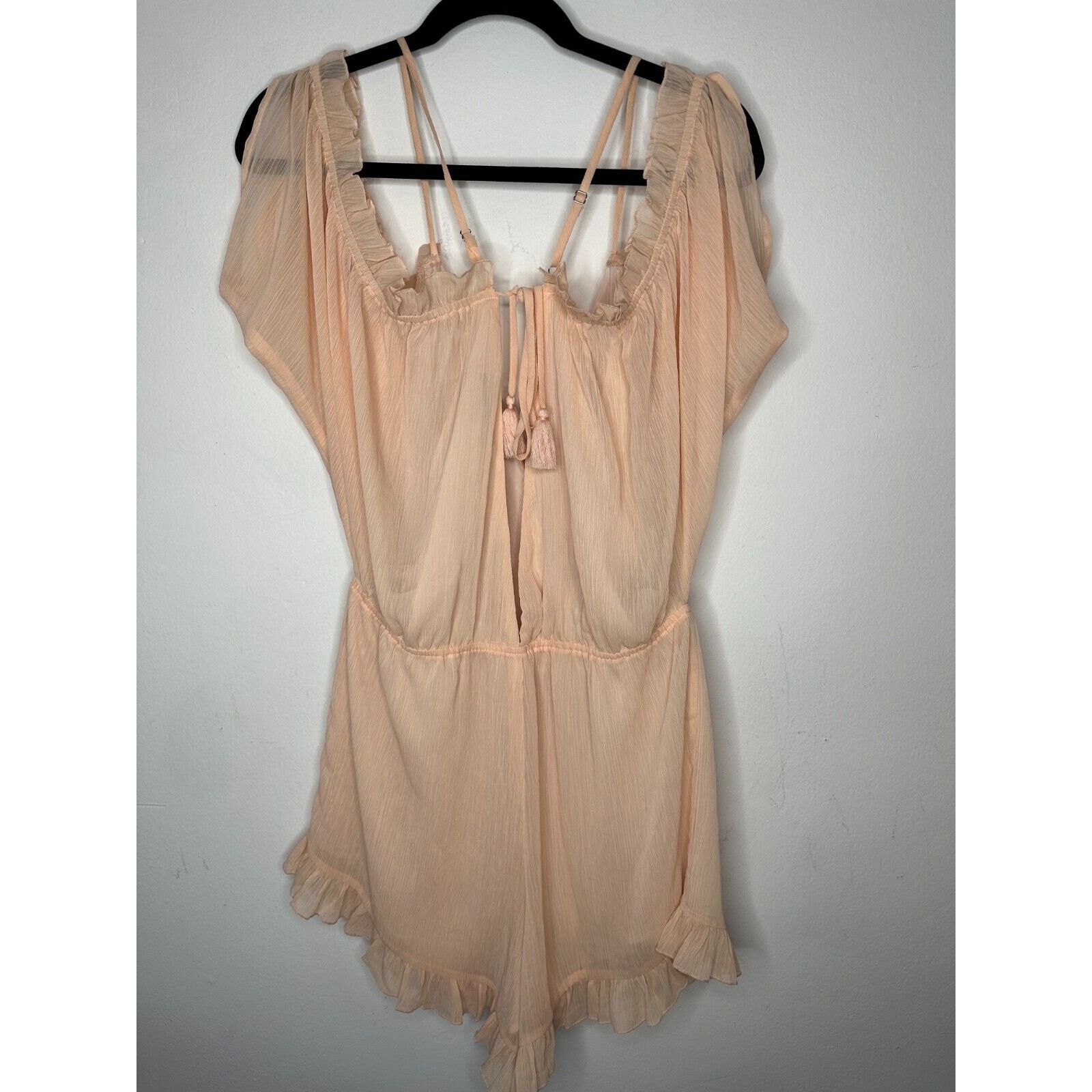 Other Lovers + Friends Peach Ruffle Cold Shoulder Open Back Romper Size L / US 10 / IT 46 - 7 Thumbnail