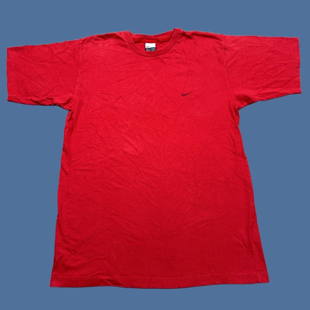 Nike Vintage Nike T Shirt Size L Red Short Sleeve Performance Lightweight Y2K Men's Size US L / EU 52-54 / 3 - 1 Thumbnail