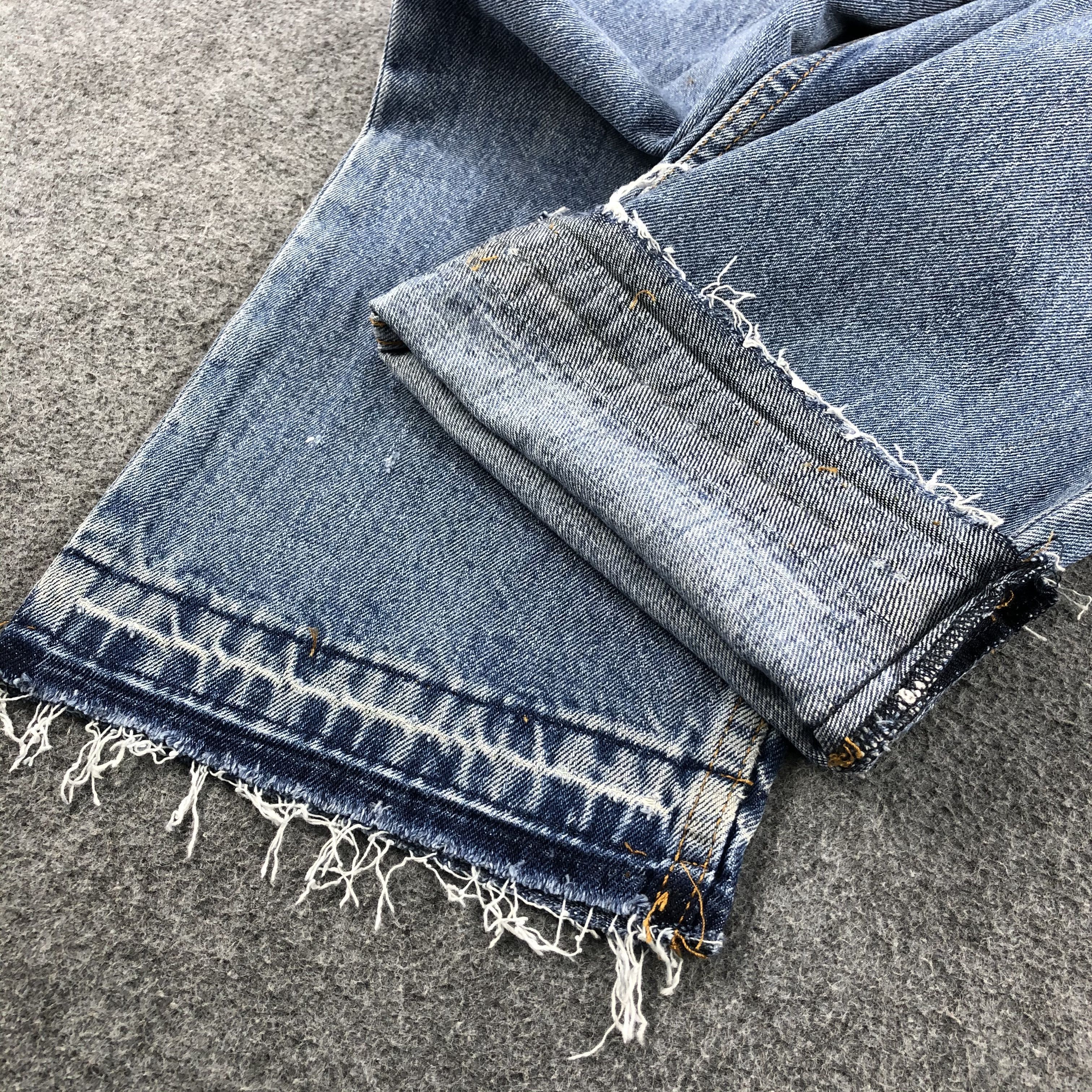 Levi's Vintage Levi's 550 Jeans Faded Blue Denim KJ414 Size US 33 - 7 Thumbnail