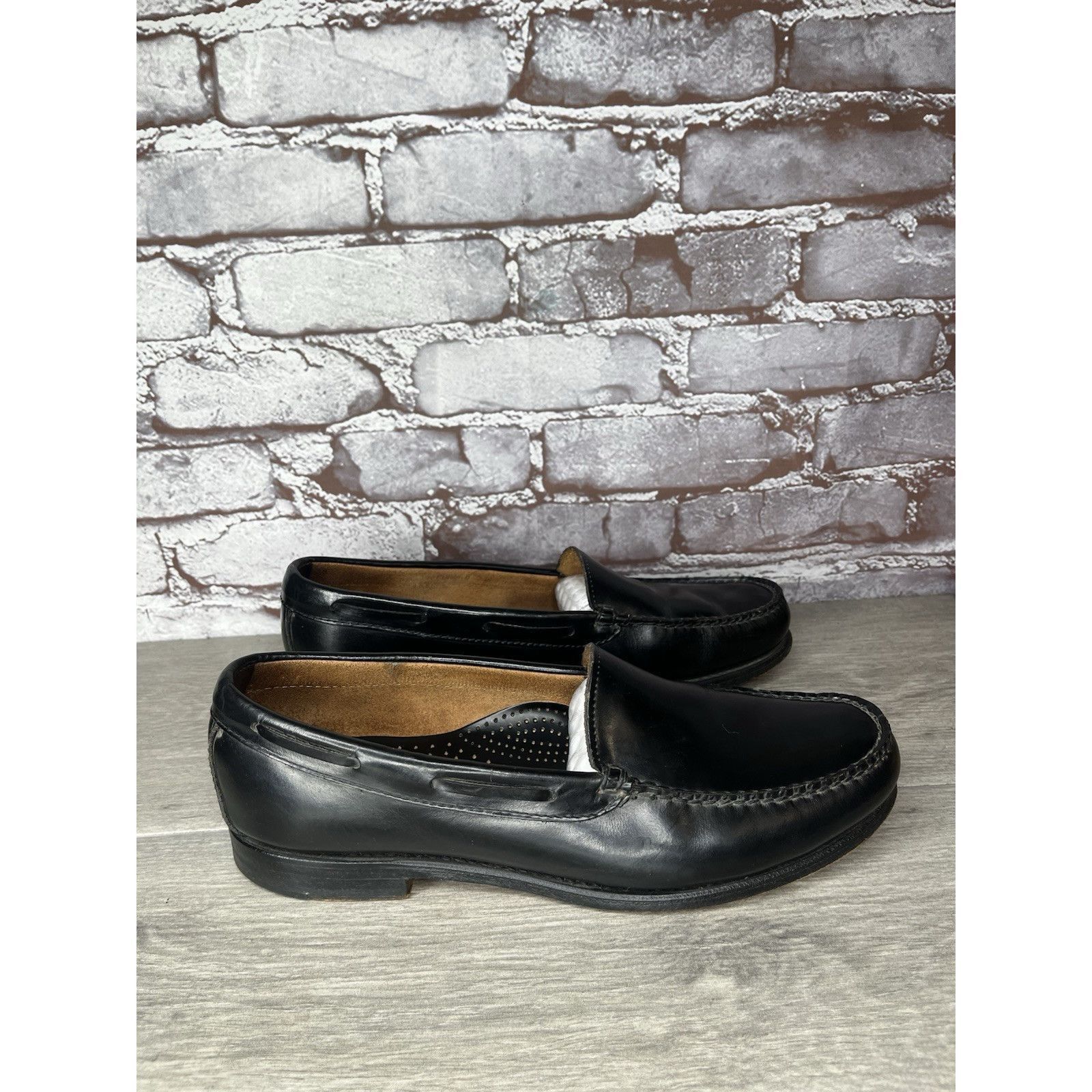G.H. Bass & Co. G.H. Bass & Co Weejuns Black Leather Moccasin Loafers Dress Size US 9.5 / EU 42-43 - 15 Thumbnail