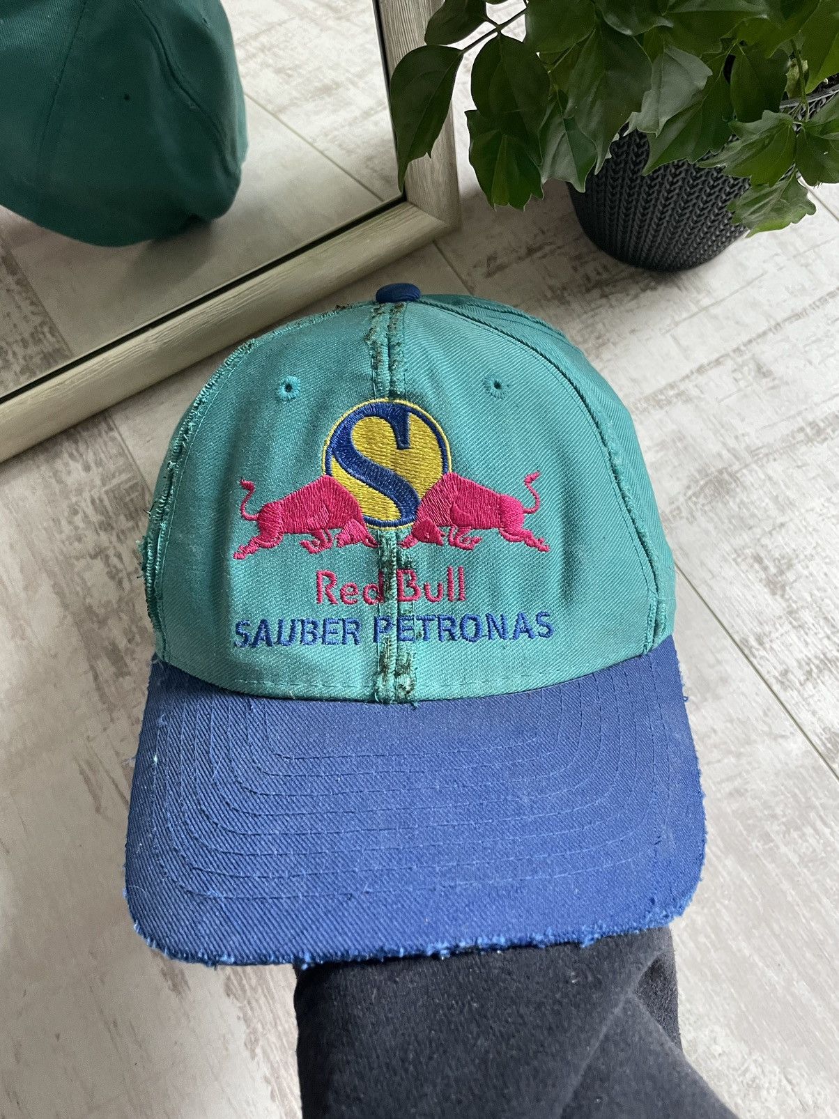 Red Bull × Vintage Red Bull 80’s Sauber Petronas Racing Vintage Hat Cap Size ONE SIZE - 2 Thumbnail