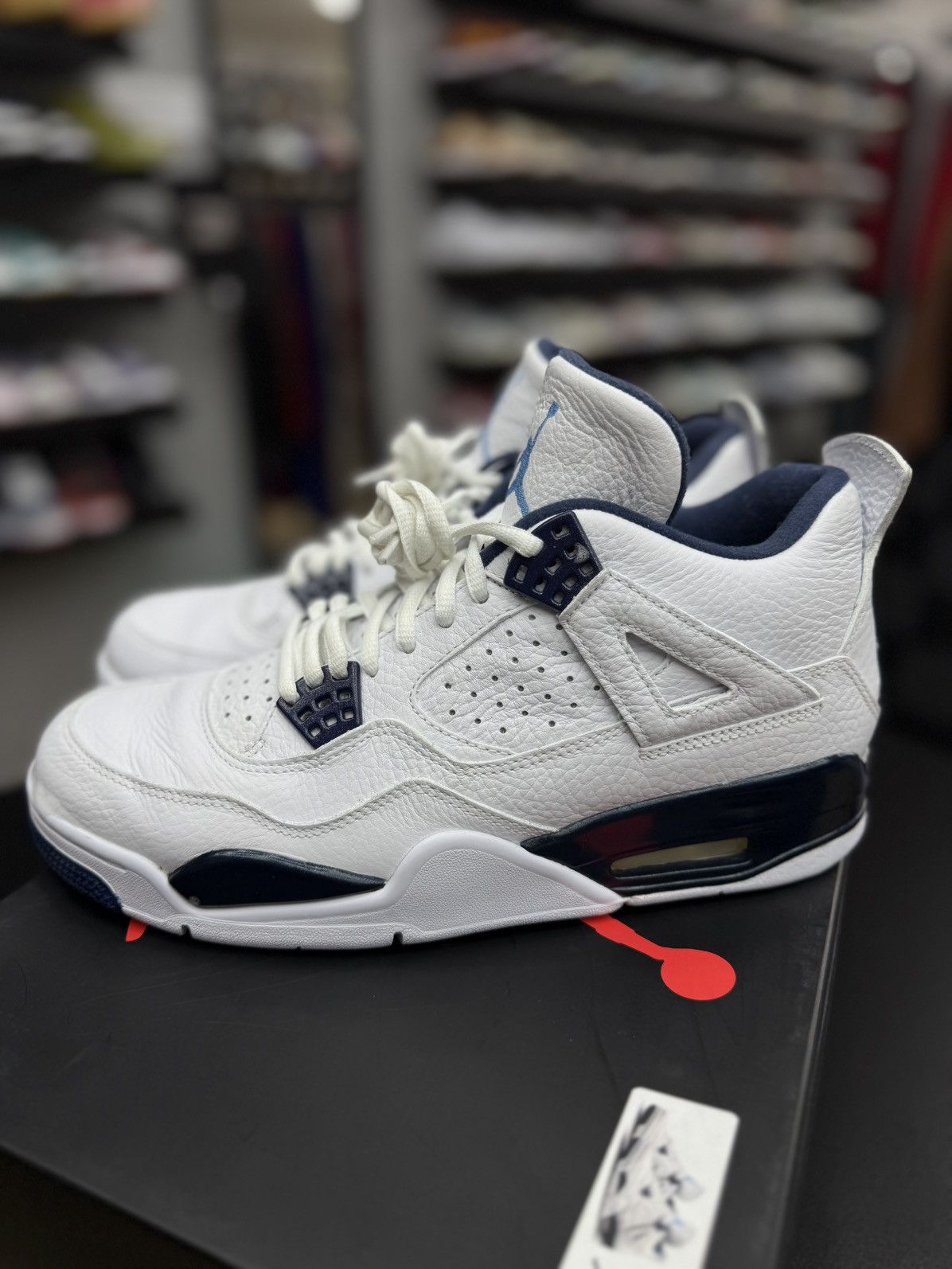 Nike Nike Jordan 4 Columbia (2015) Size 9 Pre Owned 🧼 Size US 9 / EU 42 - 8 Thumbnail