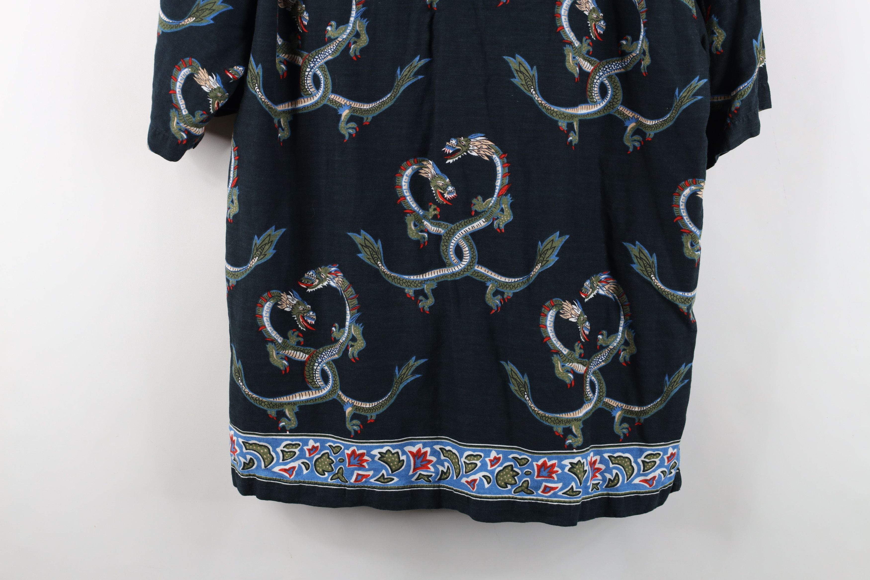 Vintage Vintage 90s Y2K Streetwear Dragon All Over Button Shirt Size US M / EU 48-50 / 2 - 11 Thumbnail