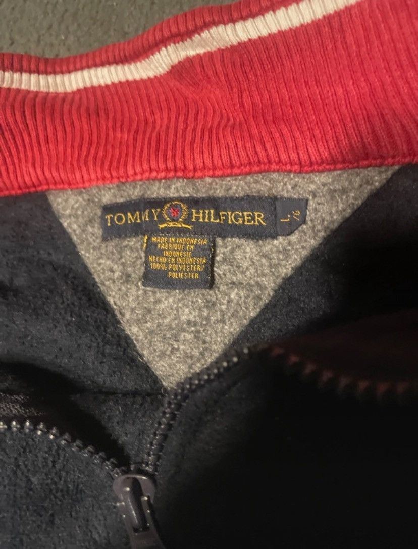 Tommy Hilfiger × Vintage Black Tommy Hilfiger fleece jacket Size US L / EU 52-54 / 3 - 3 Thumbnail
