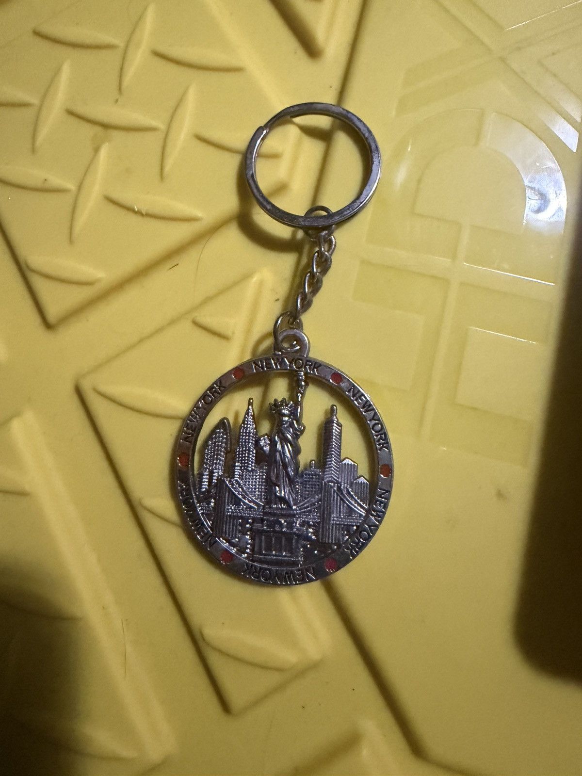 Hypebeast New York Skyline Statue Of Liberty Keychain Size ONE SIZE - 1 Thumbnail