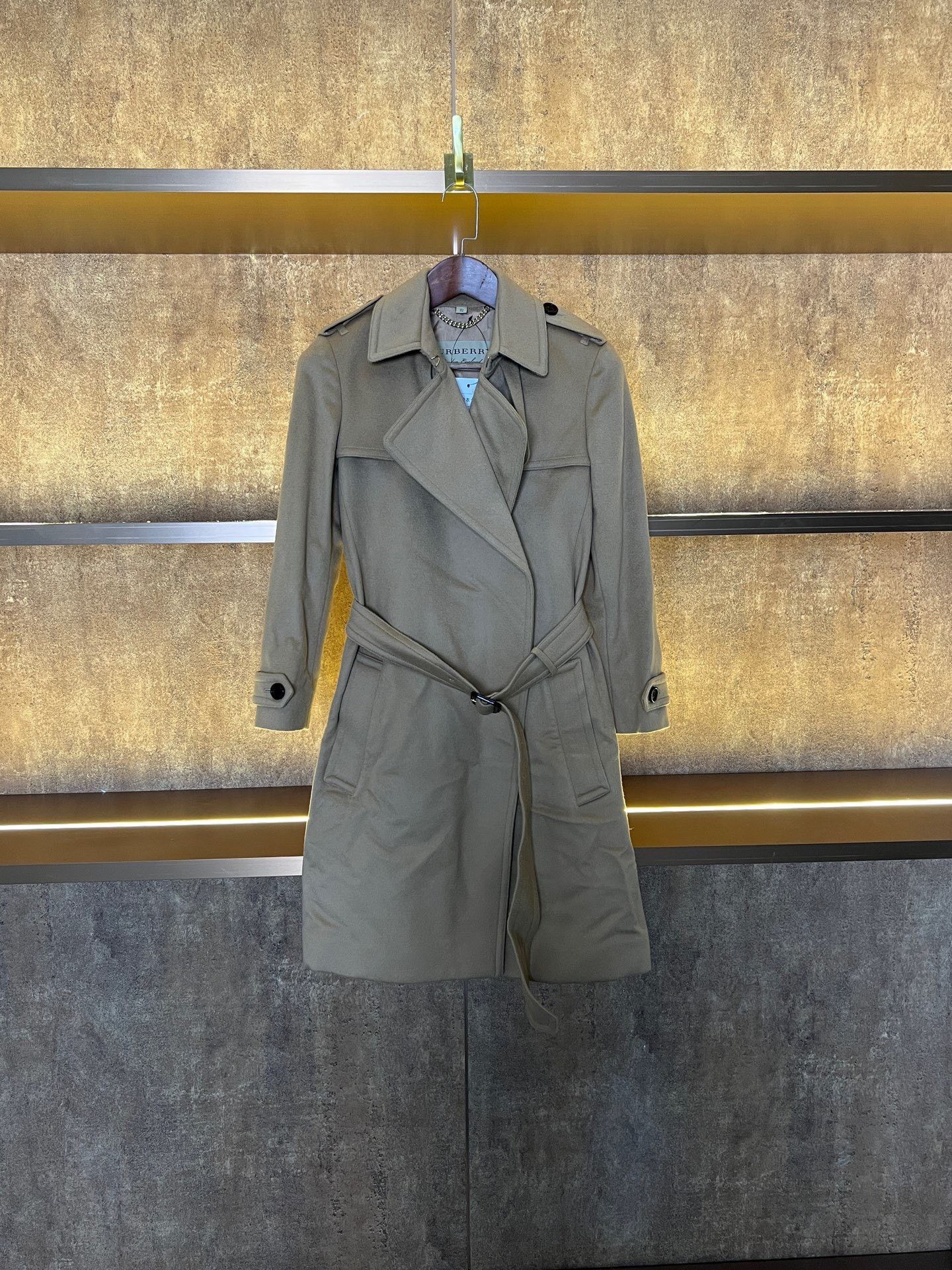 Burberry Burberry Coat M Women Size M / US 6-8 / IT 42-44 - 1 Thumbnail