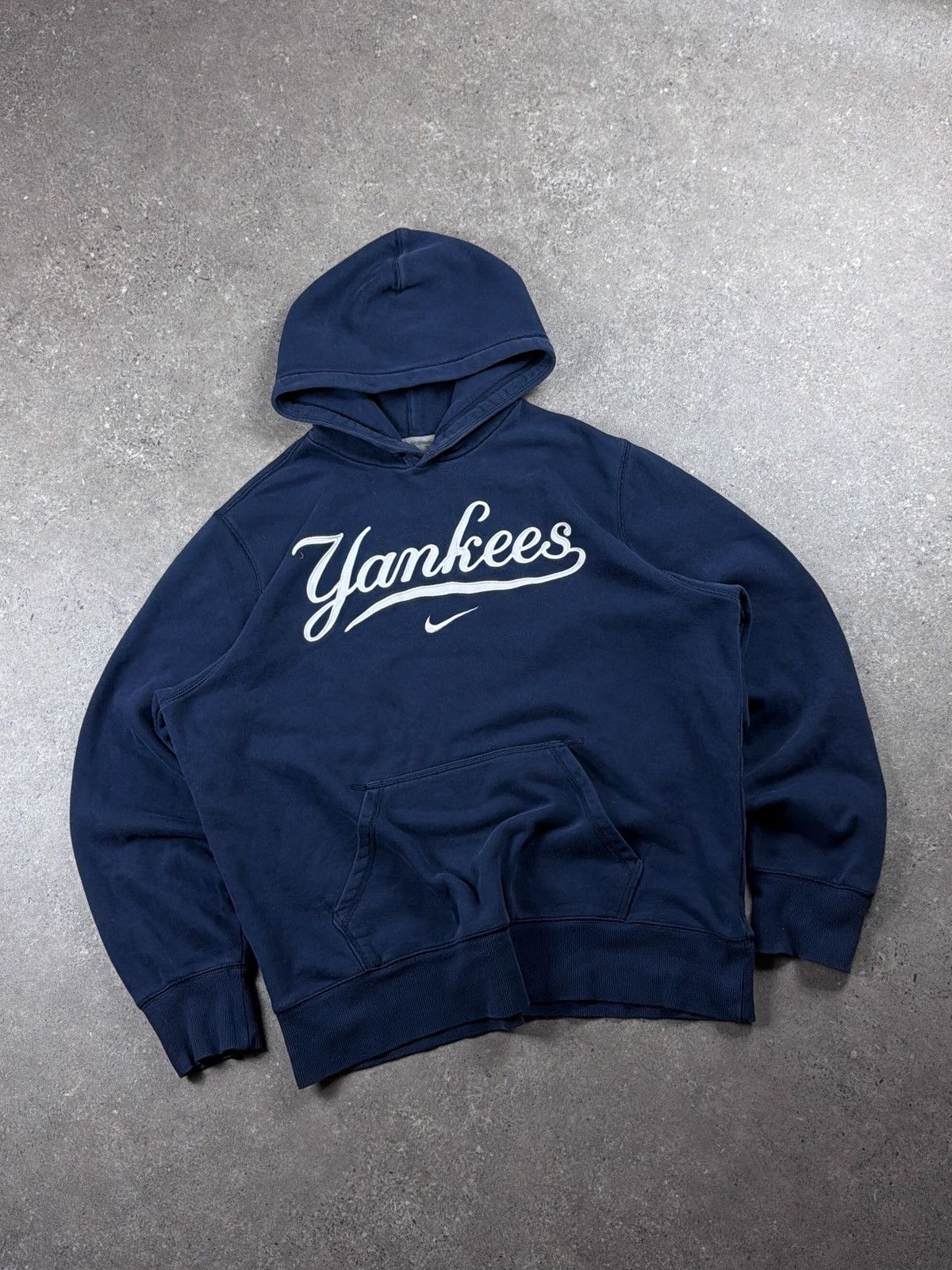Nike Vintage Nike Yankees Center Logo Hoodie Size US XL / EU 56 / 4 - 1 Thumbnail