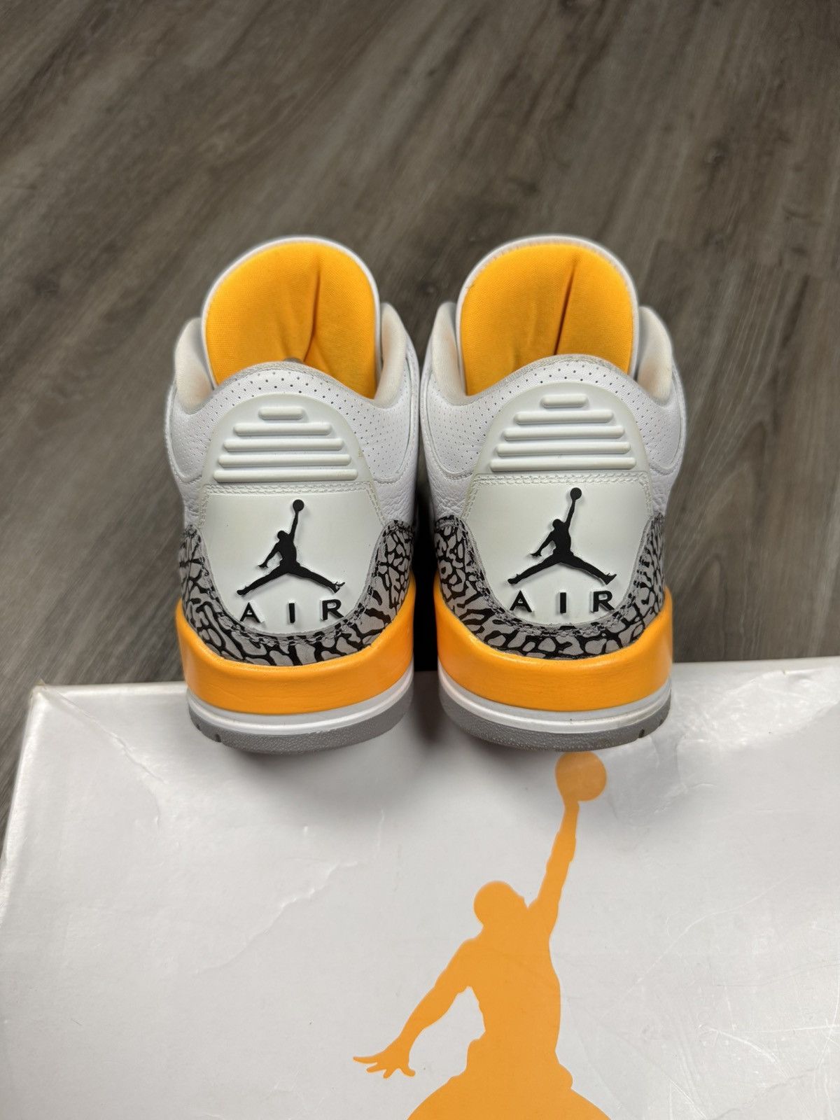 Jordan Brand Air Jordan 3 Retro Laser Orange Size 10W/8.5M Size US 8.5 / EU 41-42 - 4 Thumbnail