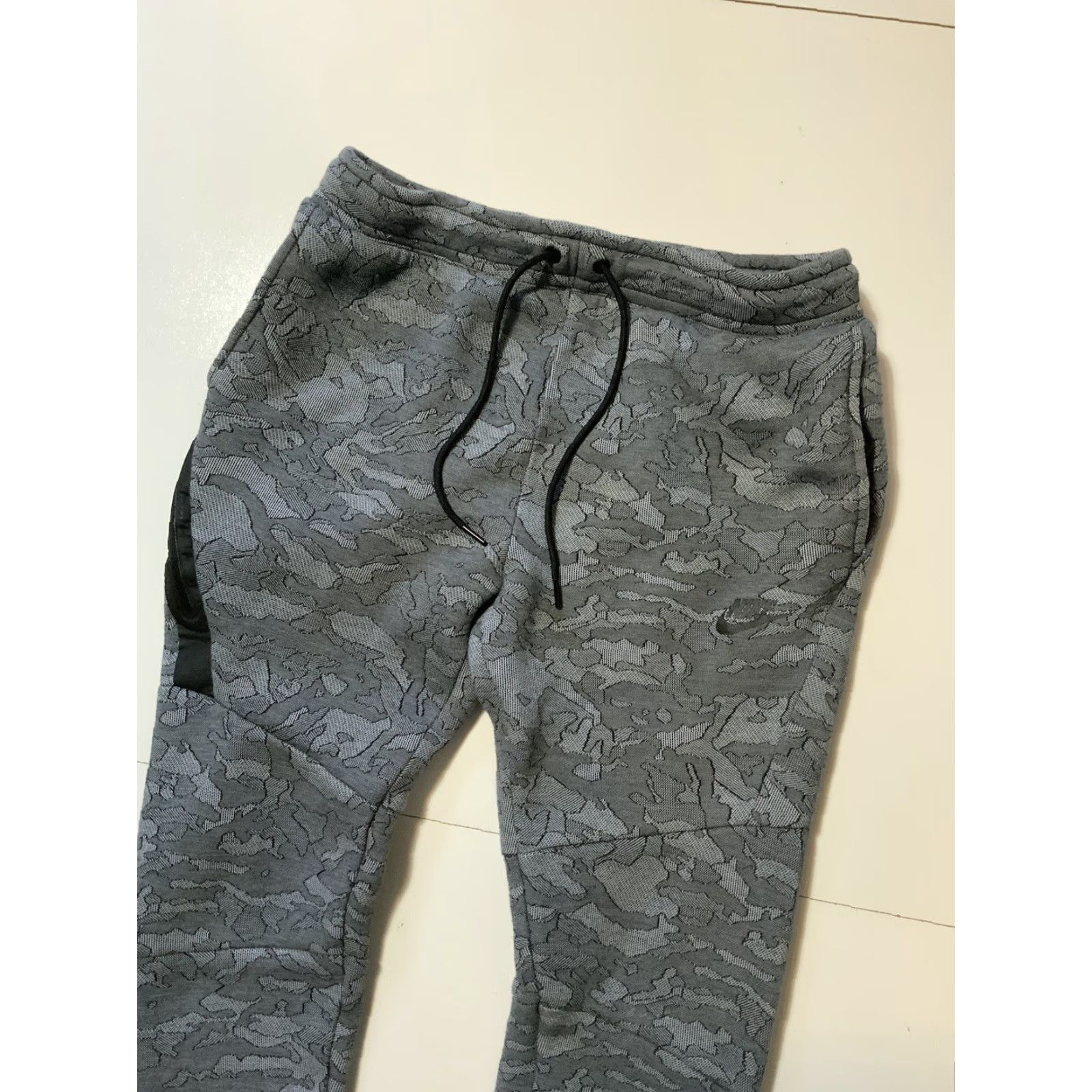 Nike Nike Sportswear Tech Fleece Jacquard Grey Camouflage Jogger Pants Sz S Mens Regular Track Size US 29 - 6 Thumbnail