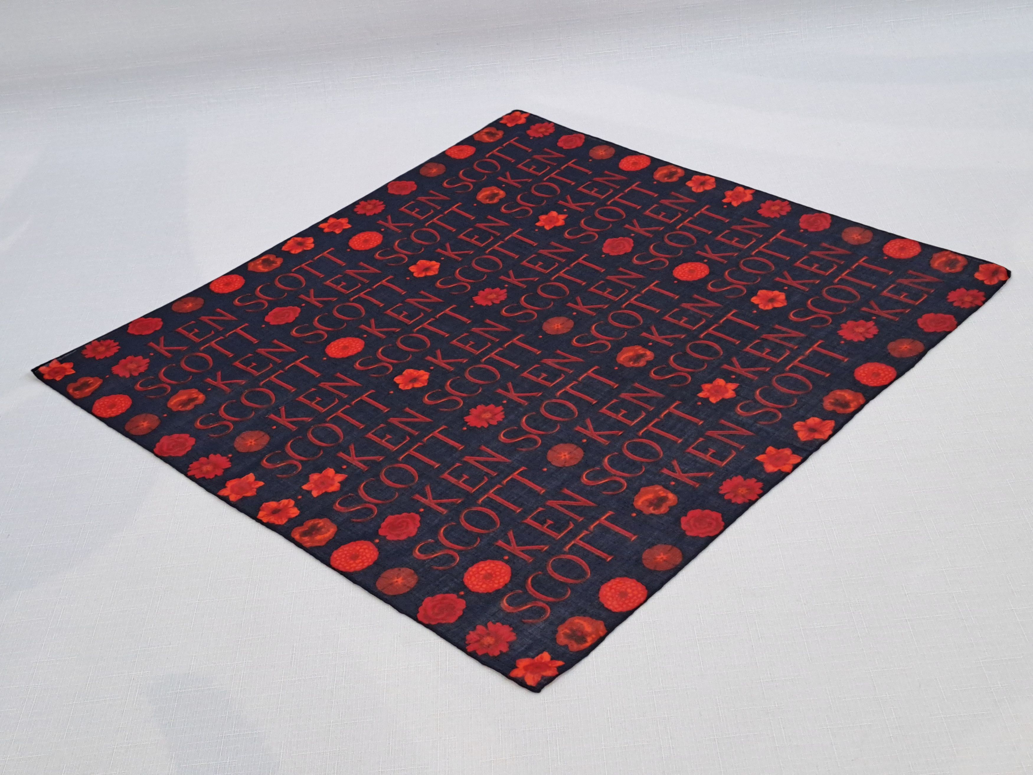 Designer Ken Scott cotton bandana/handkerchief/pocket square. Size ONE SIZE - 5 Thumbnail