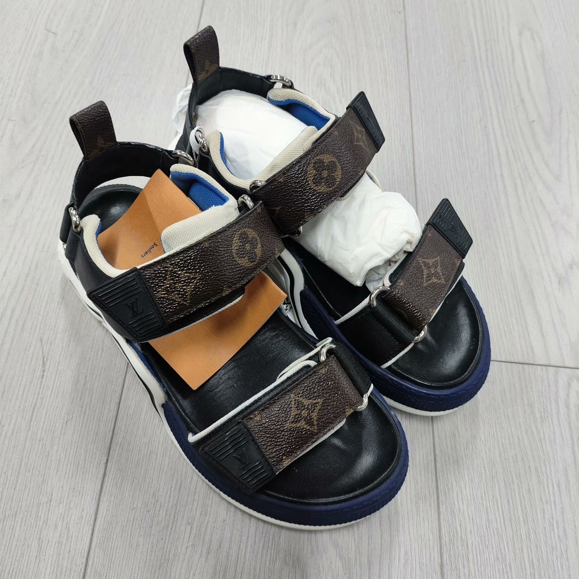 Louis Vuitton Louis Vuitton Sandals 37 Women Size US 6.5 / IT 36.5 - 1 Thumbnail