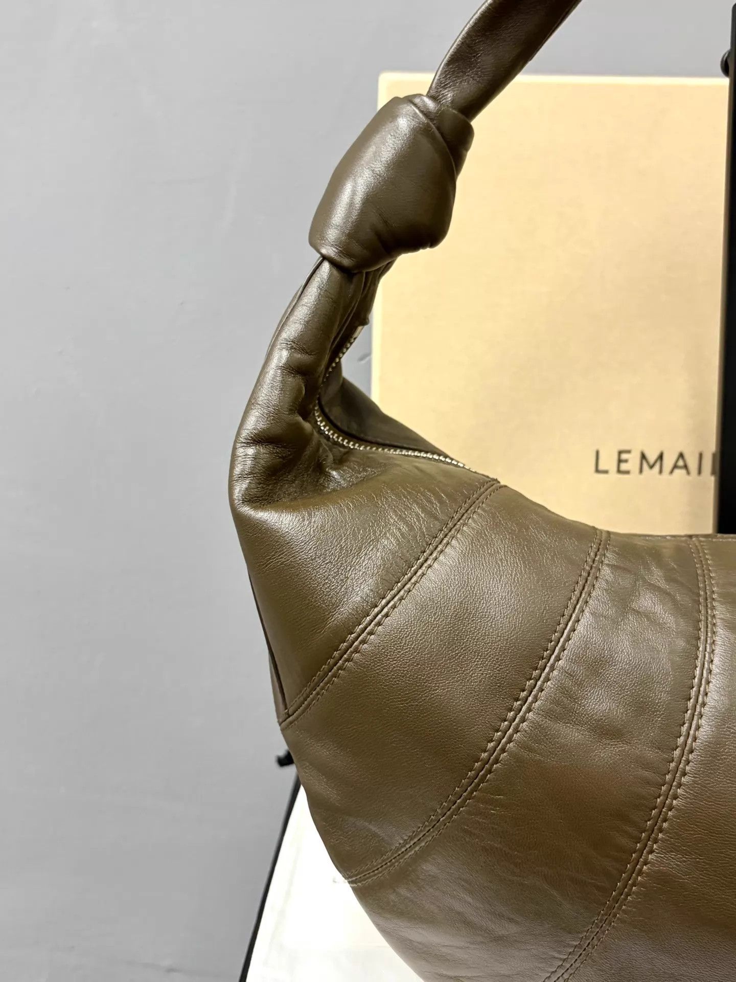 Lemaire Lemaire Croissant Nappa Lambskin Hobo Deep Tobacco Size ONE SIZE - 3 Thumbnail