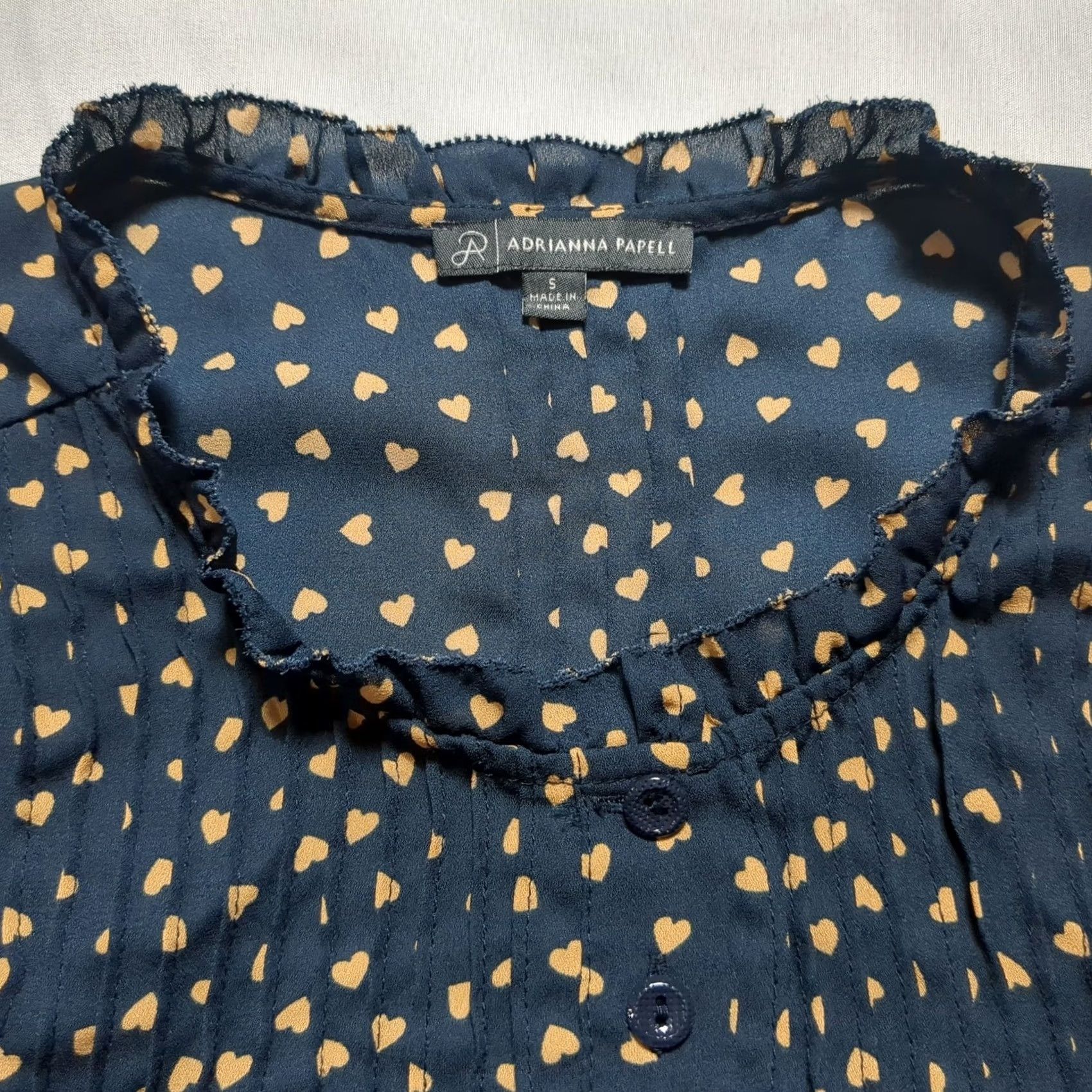 Adrianna Papell Adrianna Papell Navy Blue Gold Heart Print Sleeveless Ruffle Neck Blouse Small Women Shirt Female Office Wear Plaid? Wait Size S / US 4 / IT 40 - 3 Thumbnail