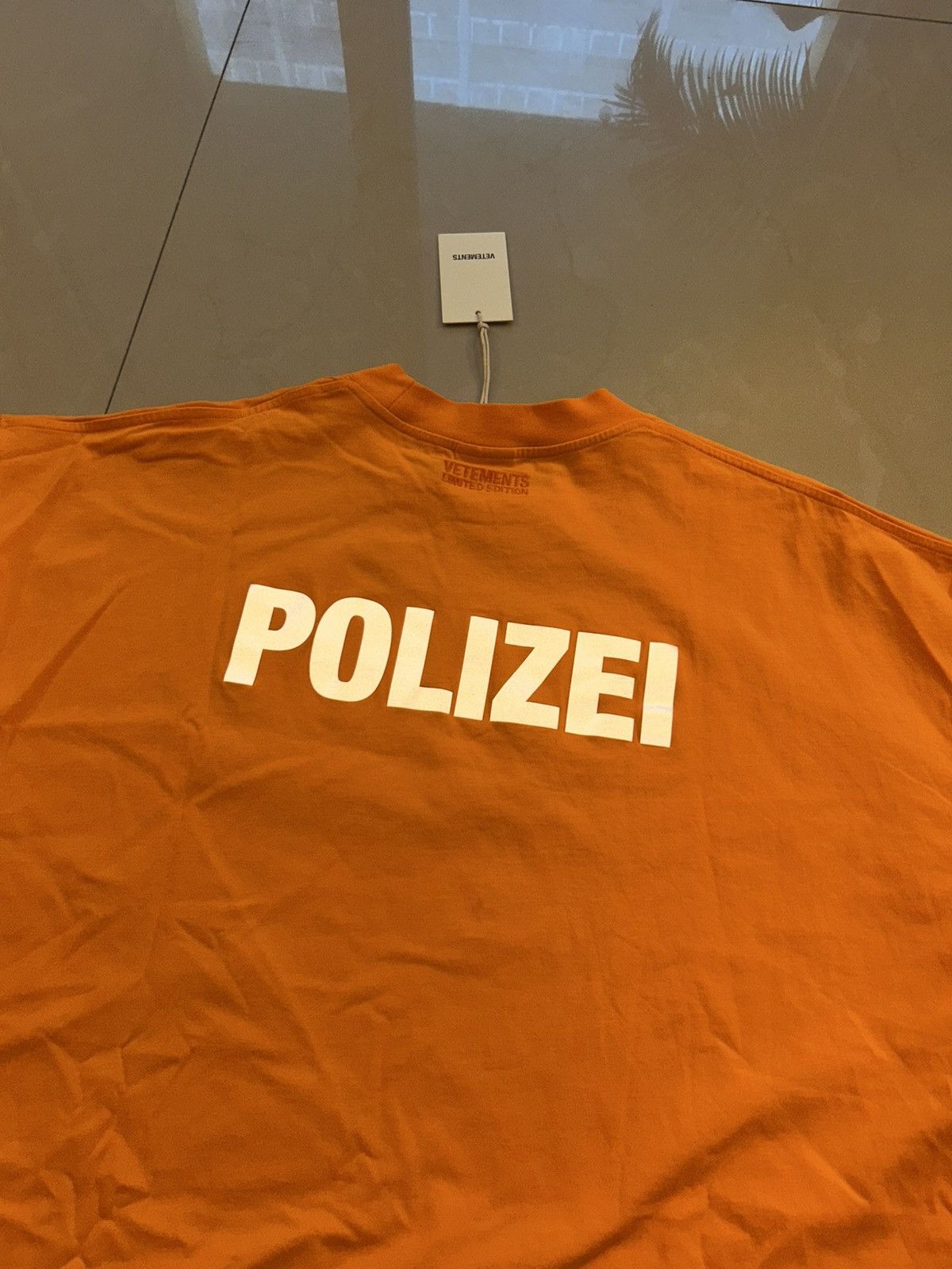 Vetements Vetements 3m Polize Tee Size US XL / EU 56 / 4 - 6 Thumbnail