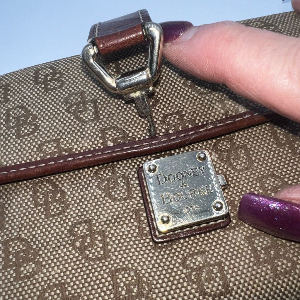 Dooney & Bourke Dooney & Bourke Vintage Piston Lock Long Canvas Signature Wa Size ONE SIZE - 6 Thumbnail