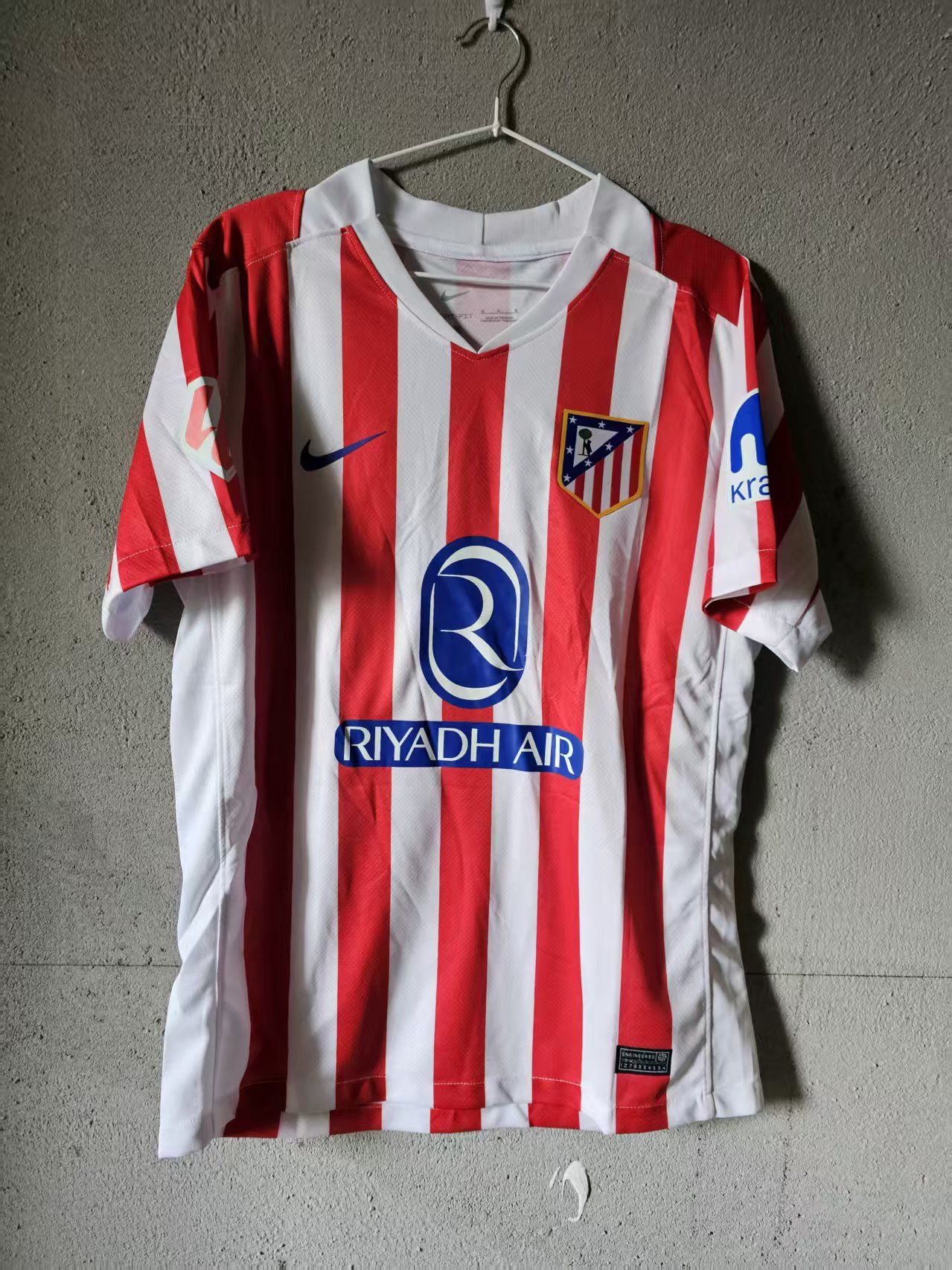 Other 25 26 Atlético de Madrid 7 Griezmann Jersey Size US L / EU 52-54 / 3 - 2 Thumbnail