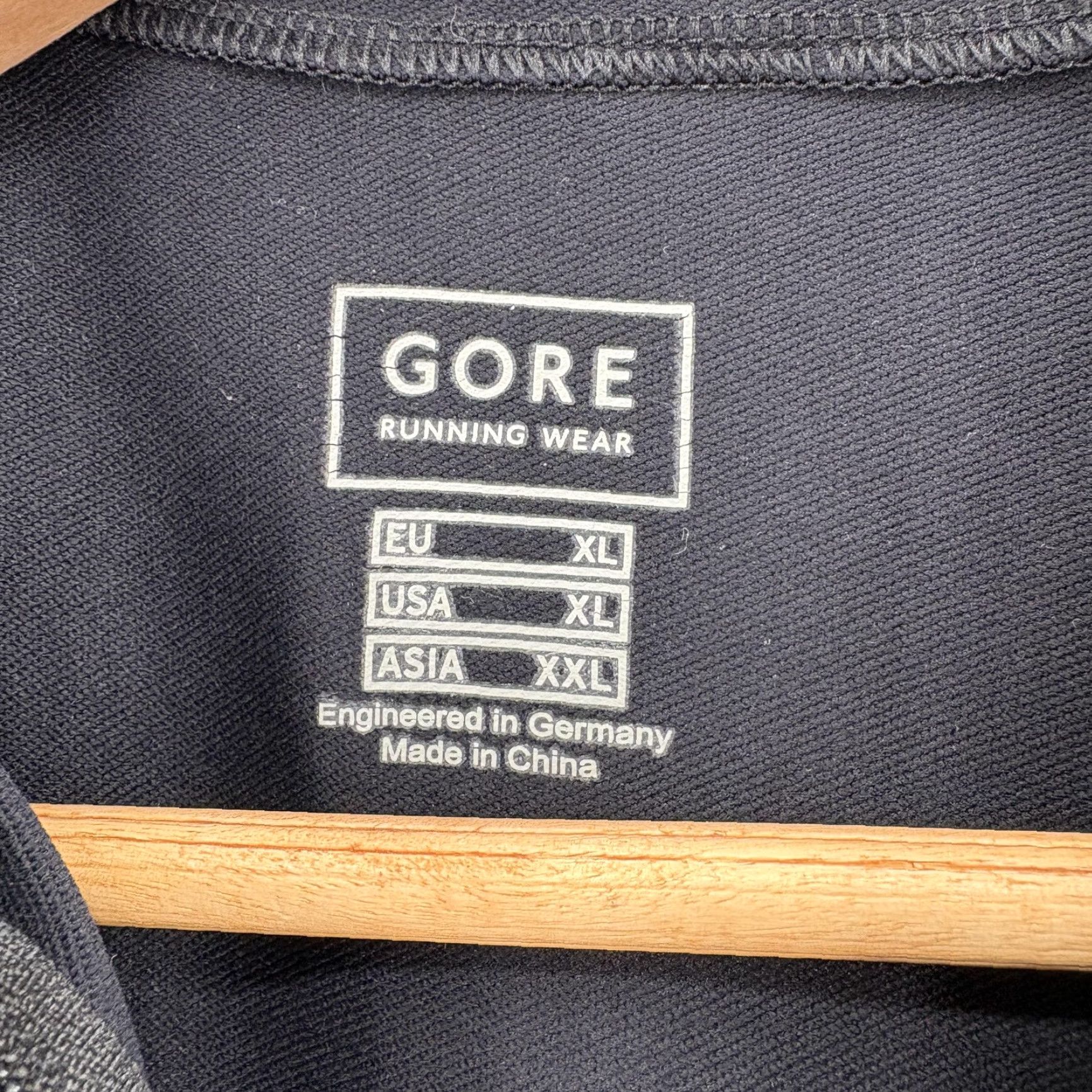 Vintage GORE RUNNING WEAR Sweatsuit Mens XL Black 1/4 Zip Top Leggings Reflective Set, Jersey, 2 Piece, Activewear Size US XL / EU 56 / 4 - 5 Thumbnail