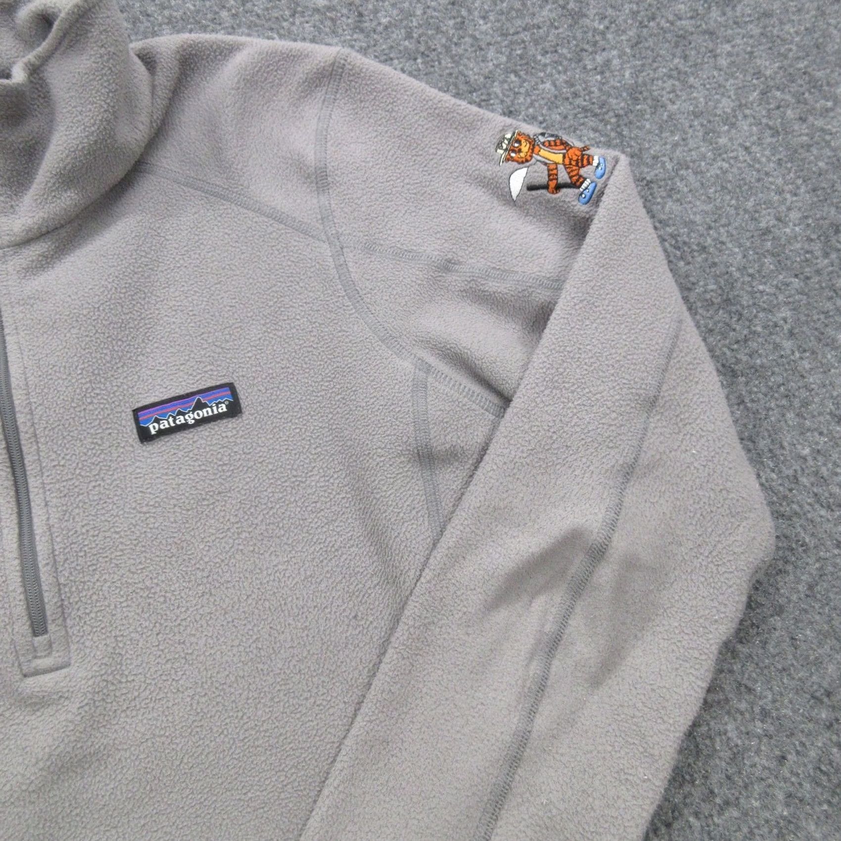 Patagonia Patagonia Pullover Womens Medium Gray Quarter Zip Fleece Embroidered Tiger Logo Sweater S/Sactive? Size M / US 6-8 / IT 42-44 - 5 Thumbnail