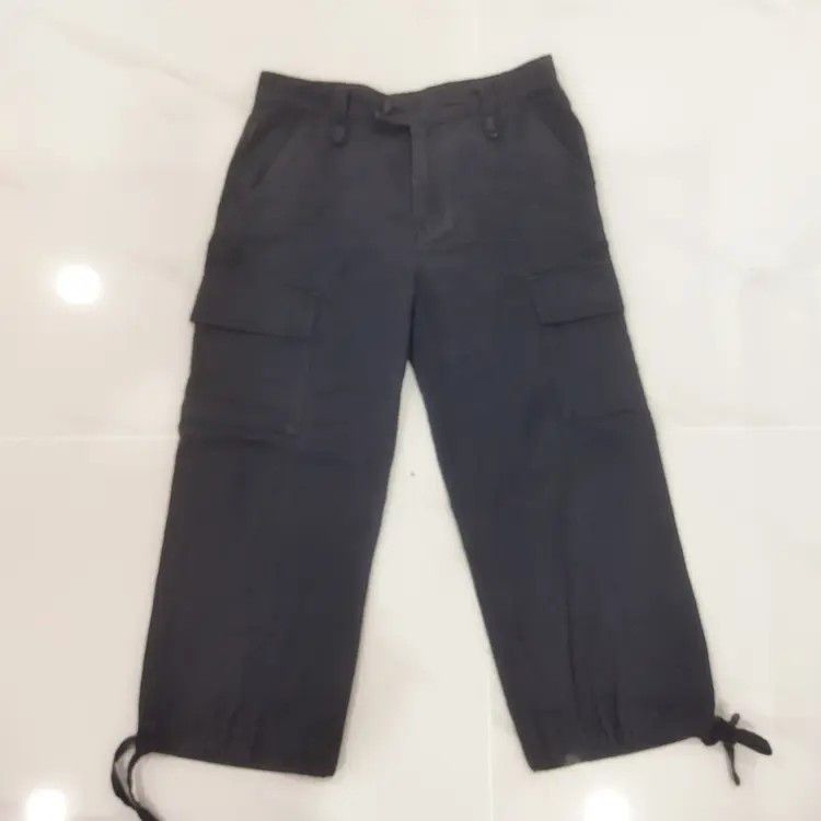 Japanese Brand × Uniqlo UNIQLO DARK BLUE CROPEP CARGO PANTS Size US 28 / EU 44 - 1 Thumbnail