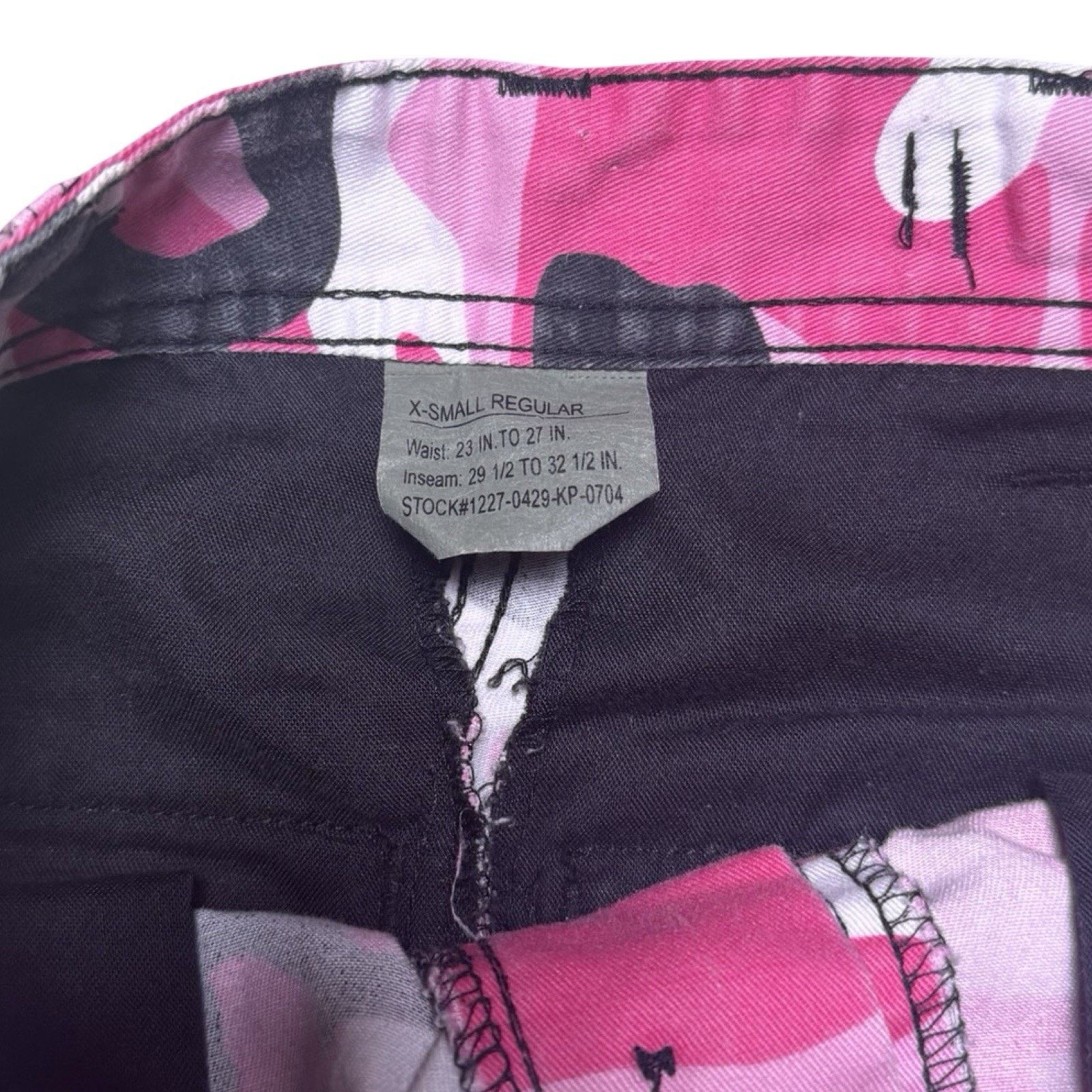 Vintage Vintage Y2K Pink Baggy Military Camo Shorts Grunge Skater 26 Size 26" / US 2 / IT 38 - 2 Thumbnail