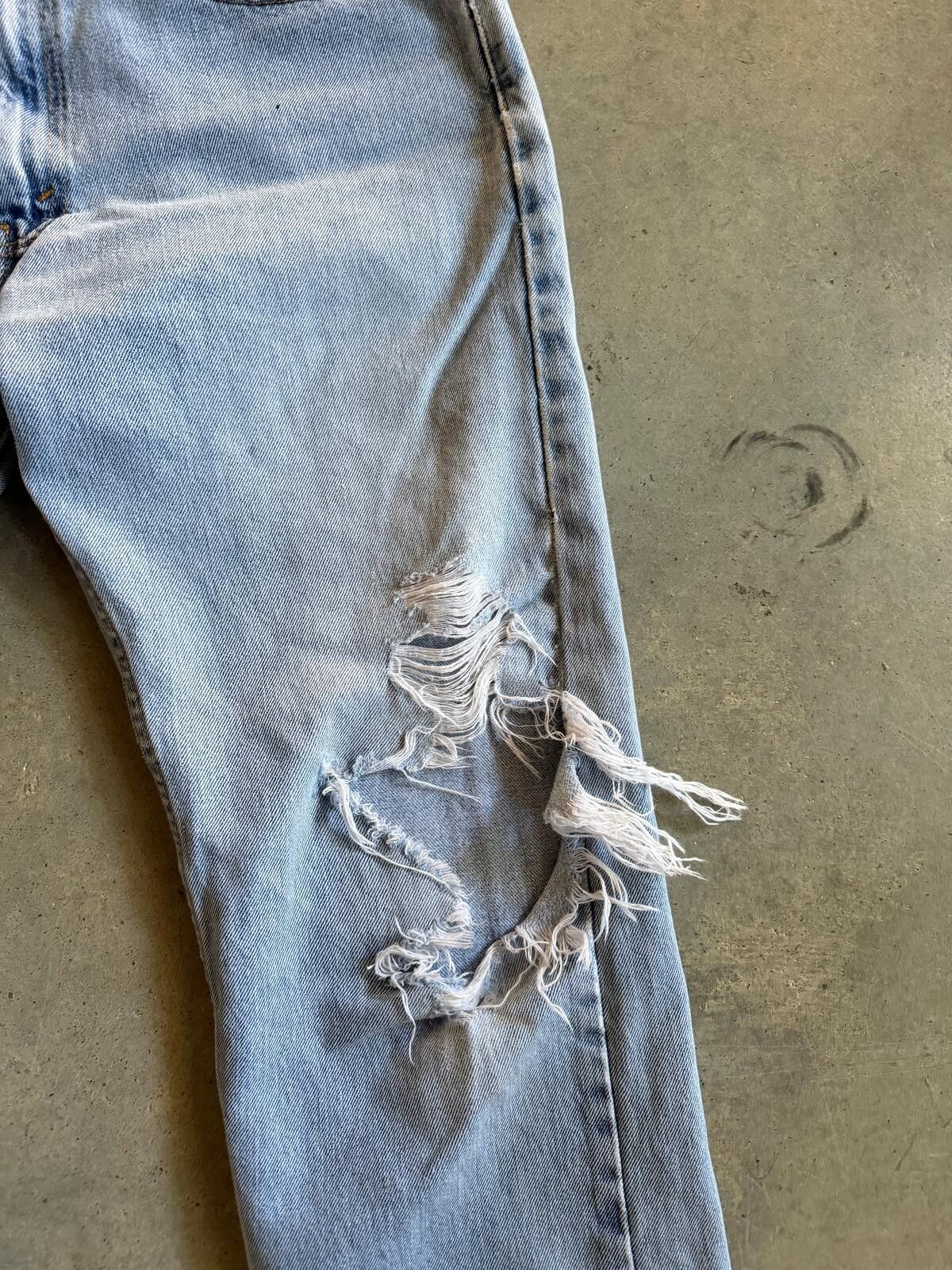 Levi's VTG Levis 505 Light Wash Denim Jeans Sz 34x32 Size US 34 / EU 50 - 3 Thumbnail