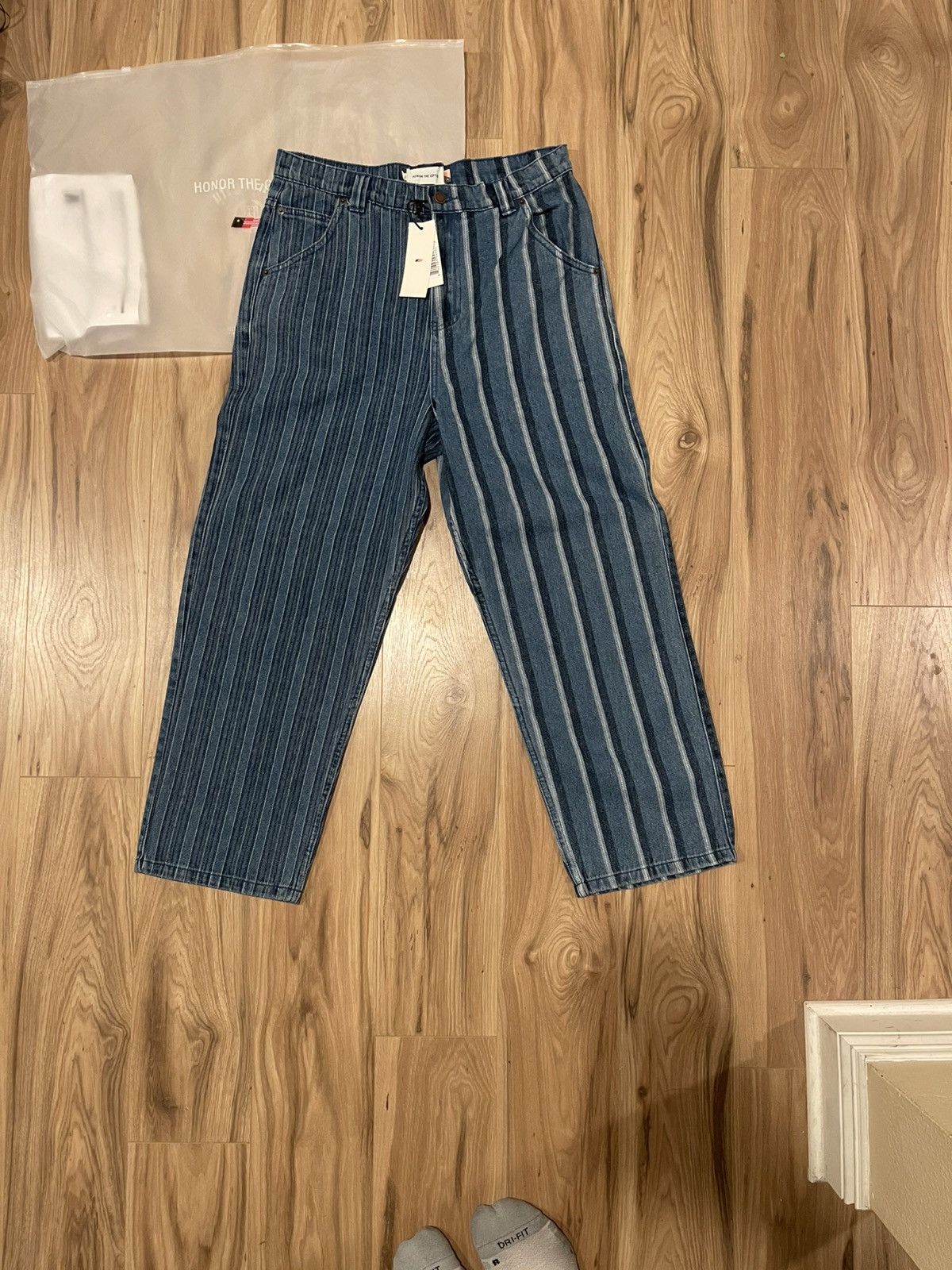 Honor the Gift Honor Inc Ankle Pant - Dark Indigo Size US 32 / EU 48 - 1 Thumbnail