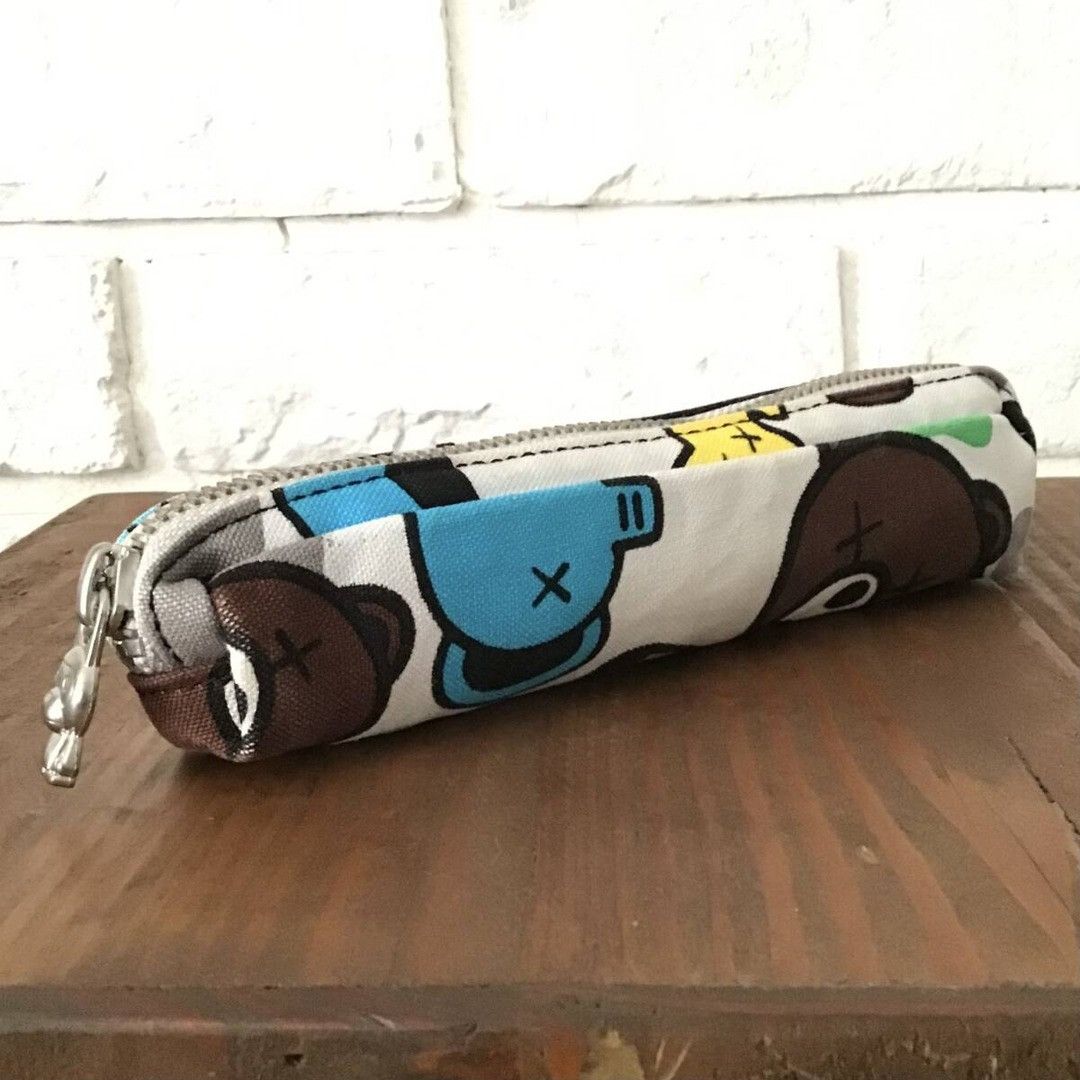 Bape × Kaws × Nigo BAPE × kaws milo animal kingdom pouch a bathing ape NIGO Size ONE SIZE - 1 Thumbnail