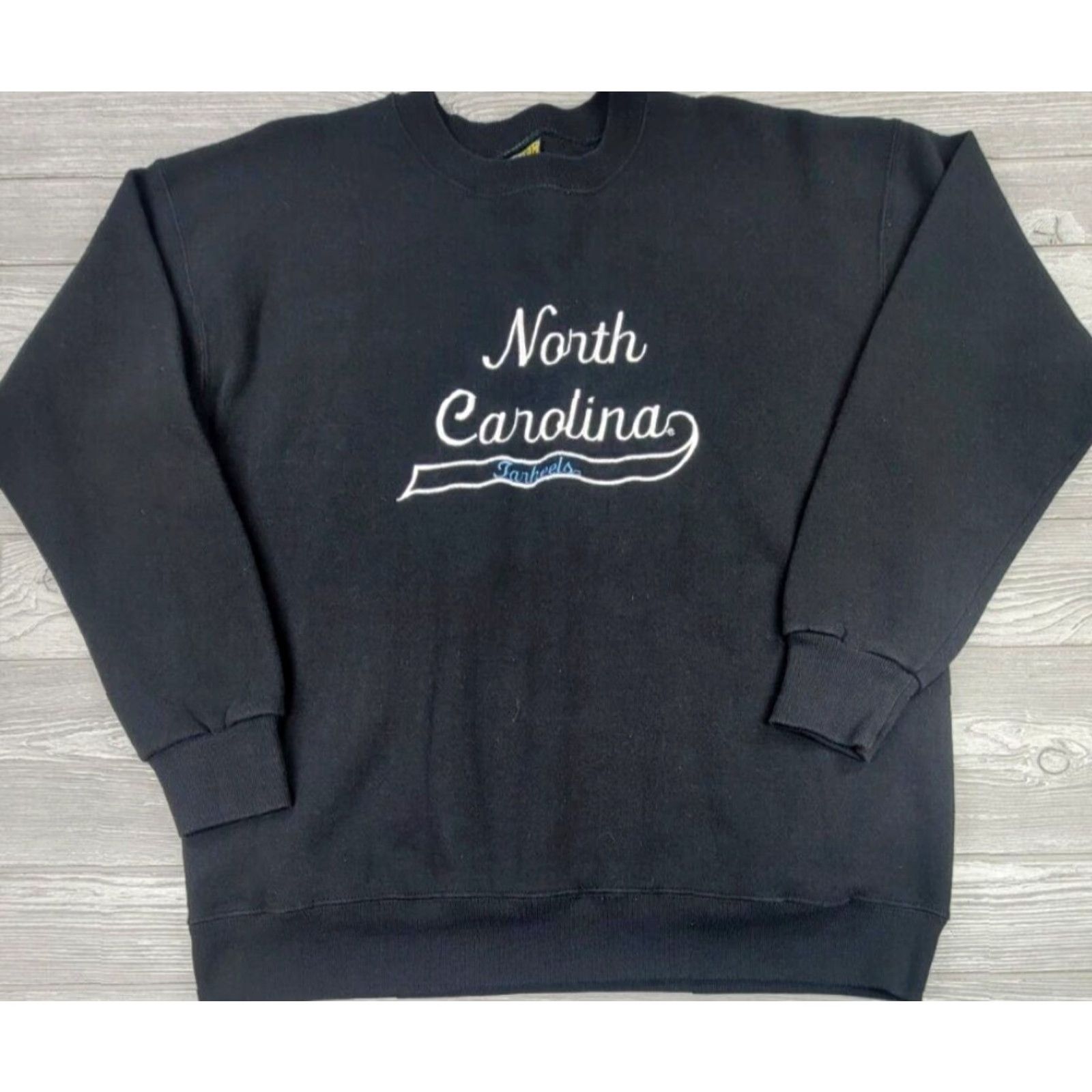 Nutmeg VINTAGE Tar Heels Sweatshirt North Carolina Home Team Mens XL Black Nutmeg Pullover Crew Neck Cotton Blend Fleece Graphic Print 90s Sports Shoes? Size US XL / EU 56 / 4 - 2 Thumbnail