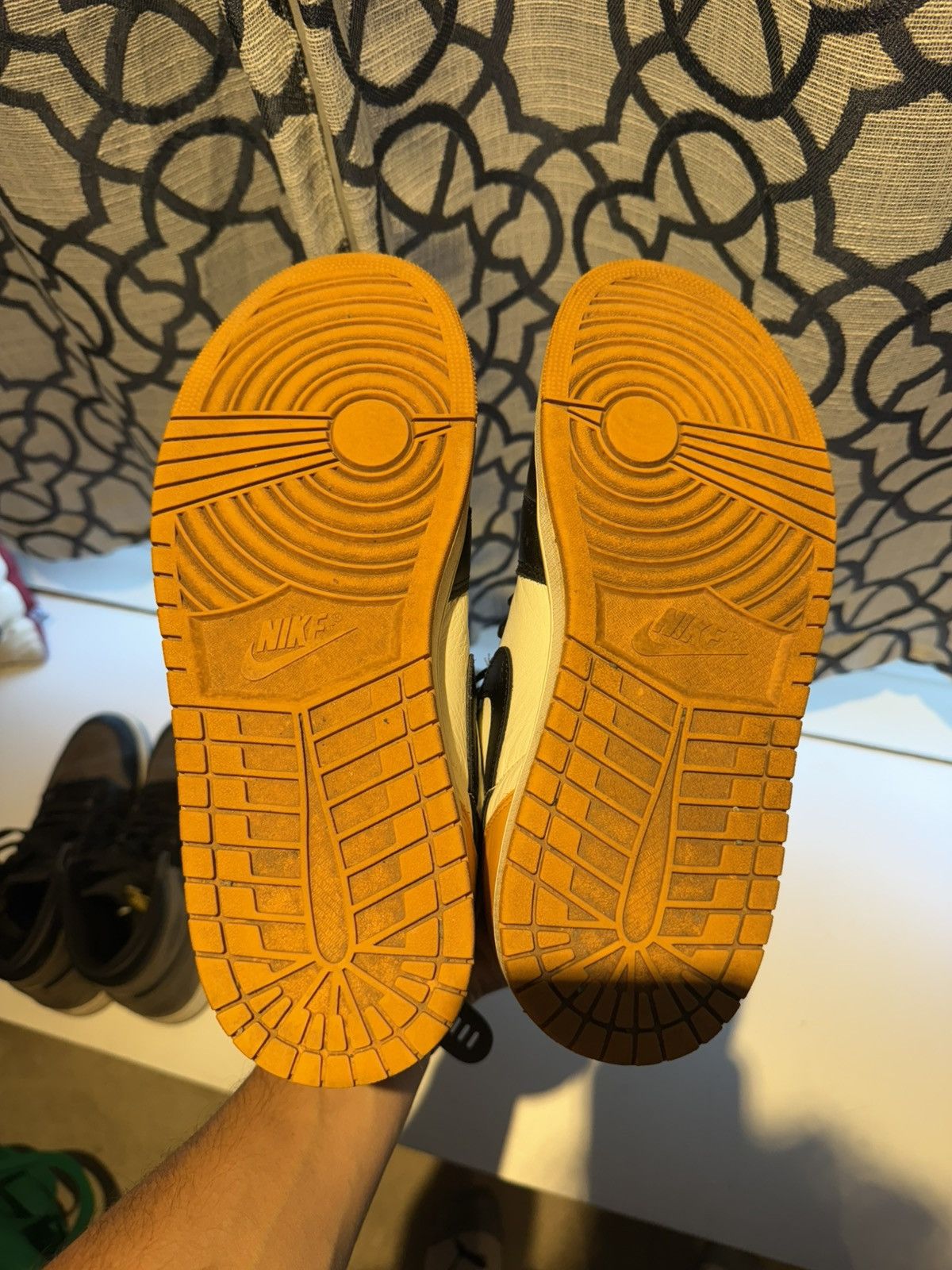 Jordan Brand Jordan 1 Taxi’s Size US 10.5 / EU 43-44 - 8 Thumbnail