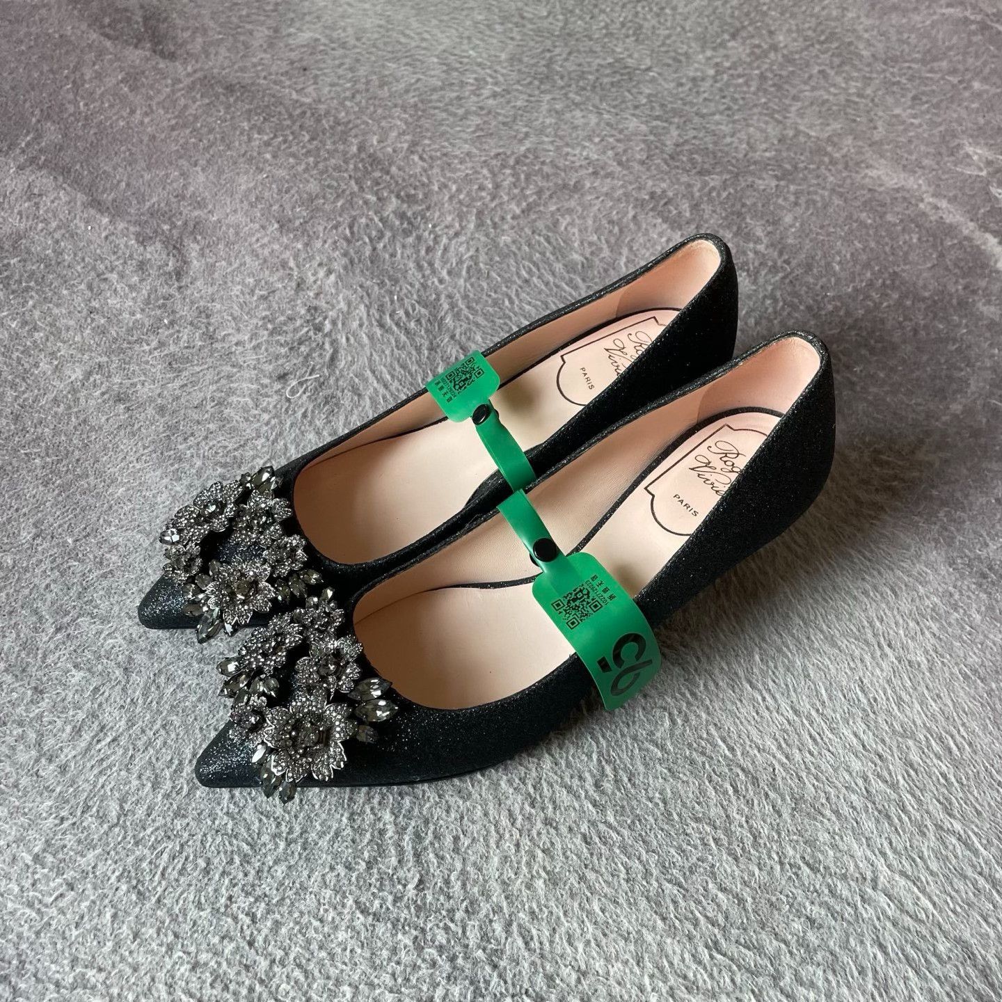 Gucci Gucci Black Lowtop Sneakers 36 Women Size US 6 / IT 36 - 1 Thumbnail