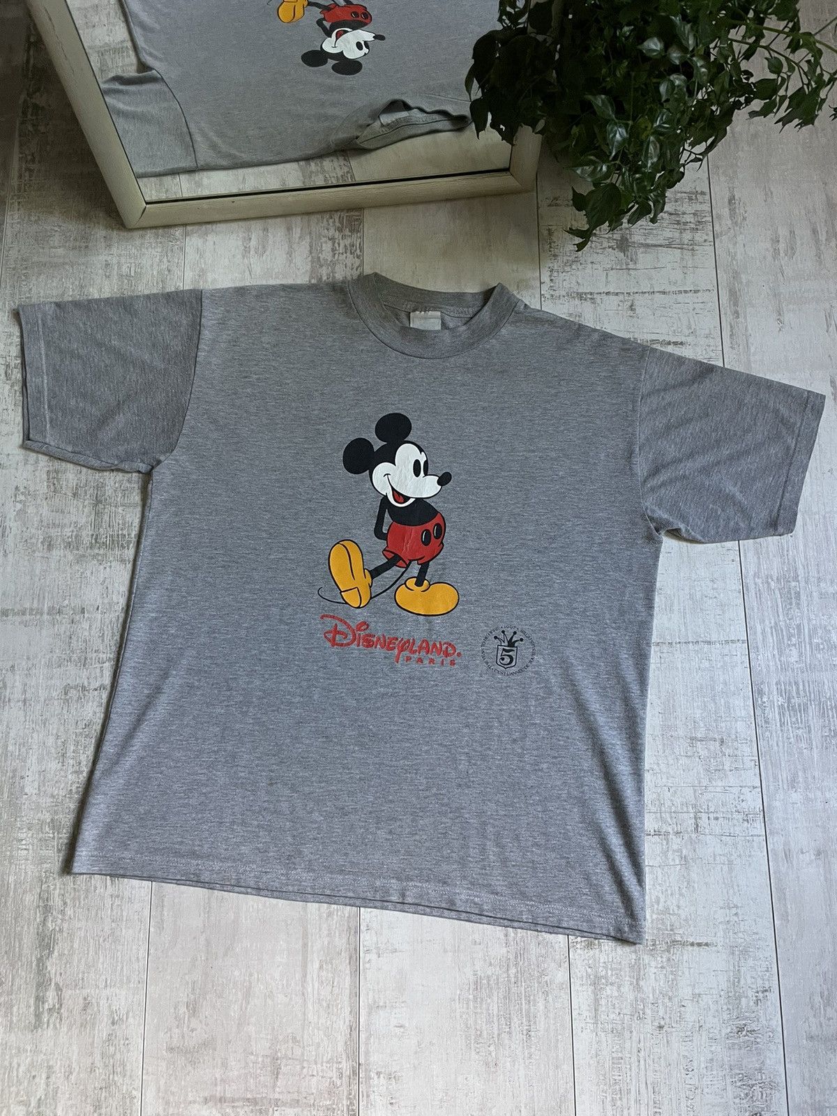 Disney Vintage Disneyland 1997 Mickey Mouse T-Shirt Grey RARE Size US S / EU 44-46 / 1 - 1 Thumbnail