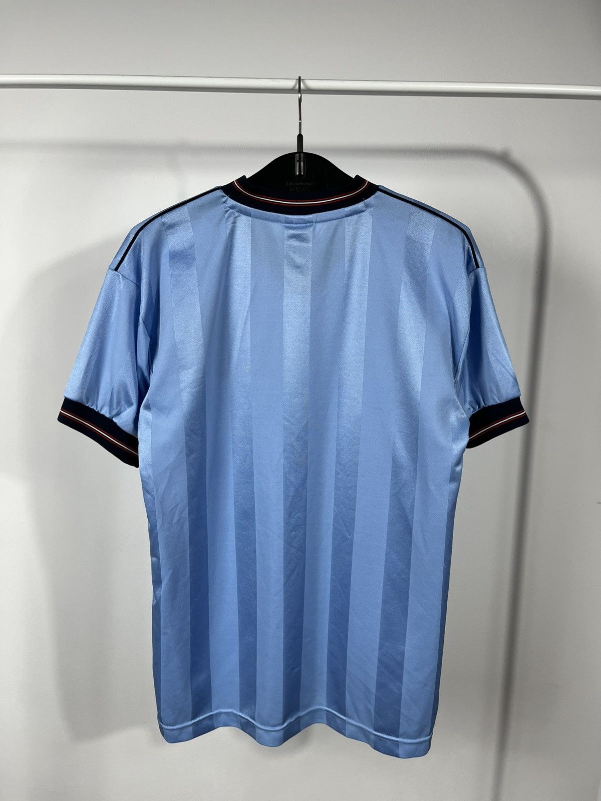 Other Score Draw England Retro Light Blue Football Shirt Size S Size US S / EU 44-46 / 1 - 9 Thumbnail