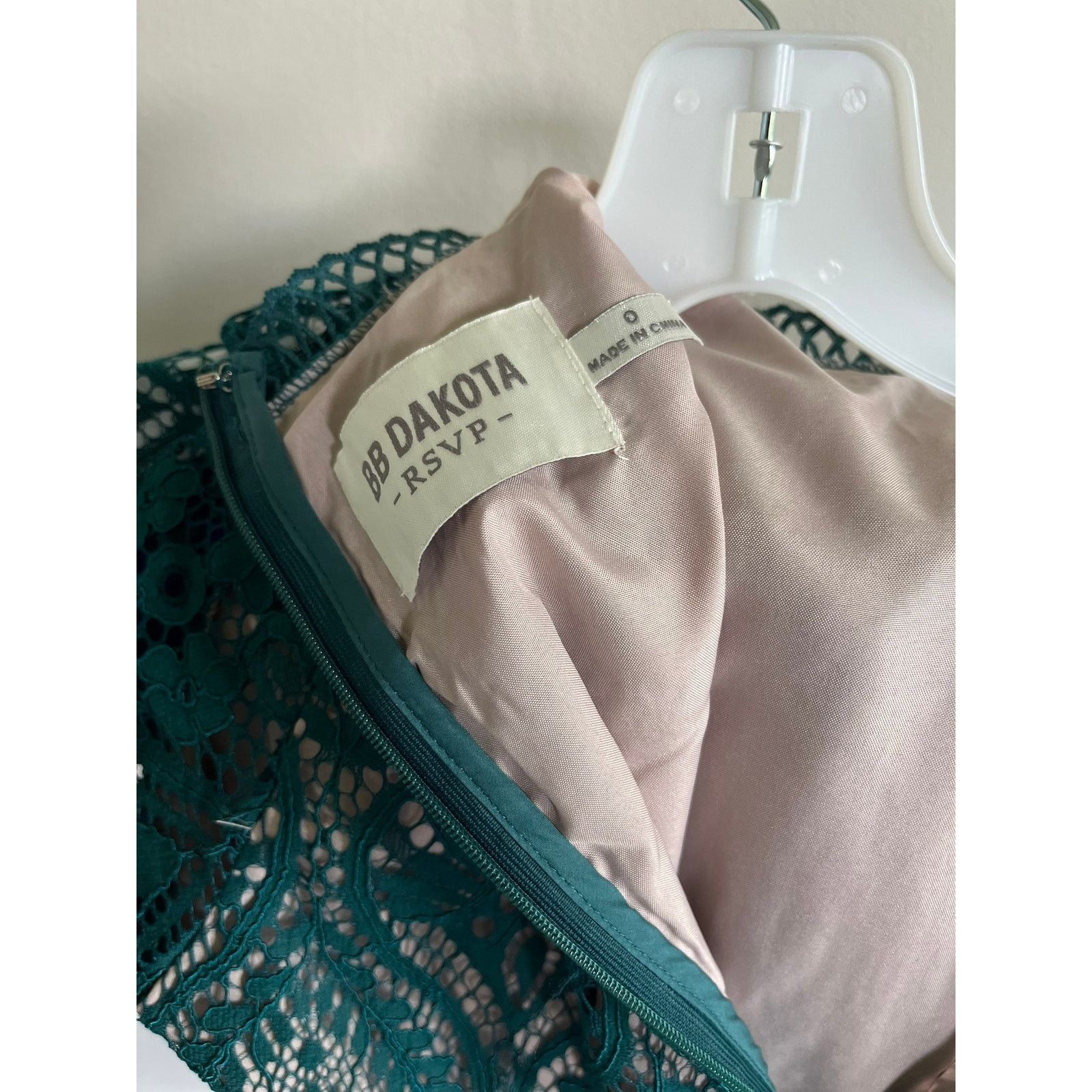 BB Dakota BB Dakota RSVP On the List Green Dress - Size 0 - EUC Size XS / US 0-2 / IT 36-38 - 3 Thumbnail
