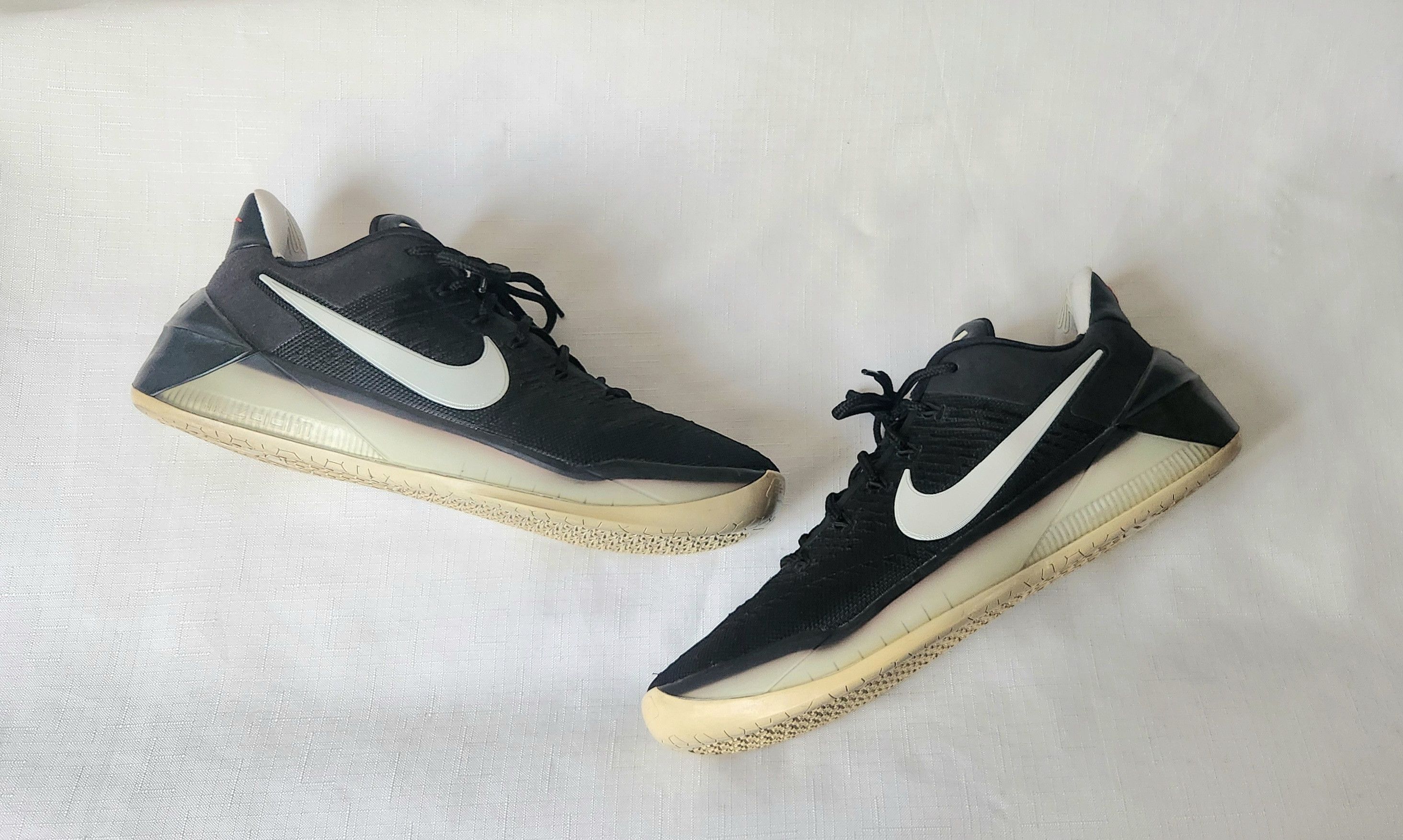 Nike NIKE KOBE AD 852425-001 BLACK AND WHITE SIZE 12 MENS Size US 12 / EU 45 - 2 Thumbnail