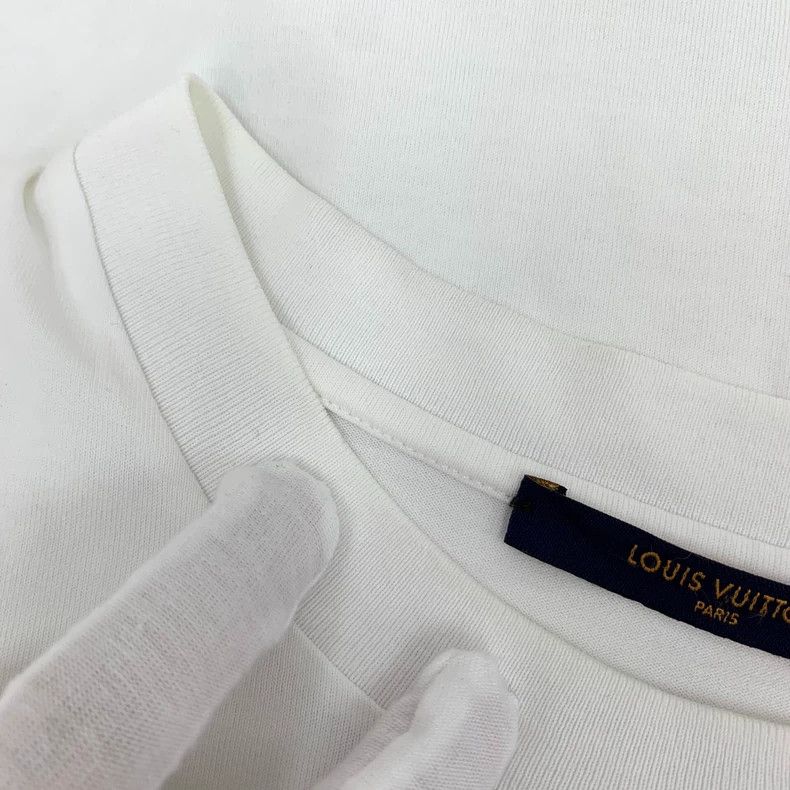 Louis Vuitton Louis Vuitton White logo printed cotton crew neck short sl Size US L / EU 52-54 / 3 - 9 Thumbnail