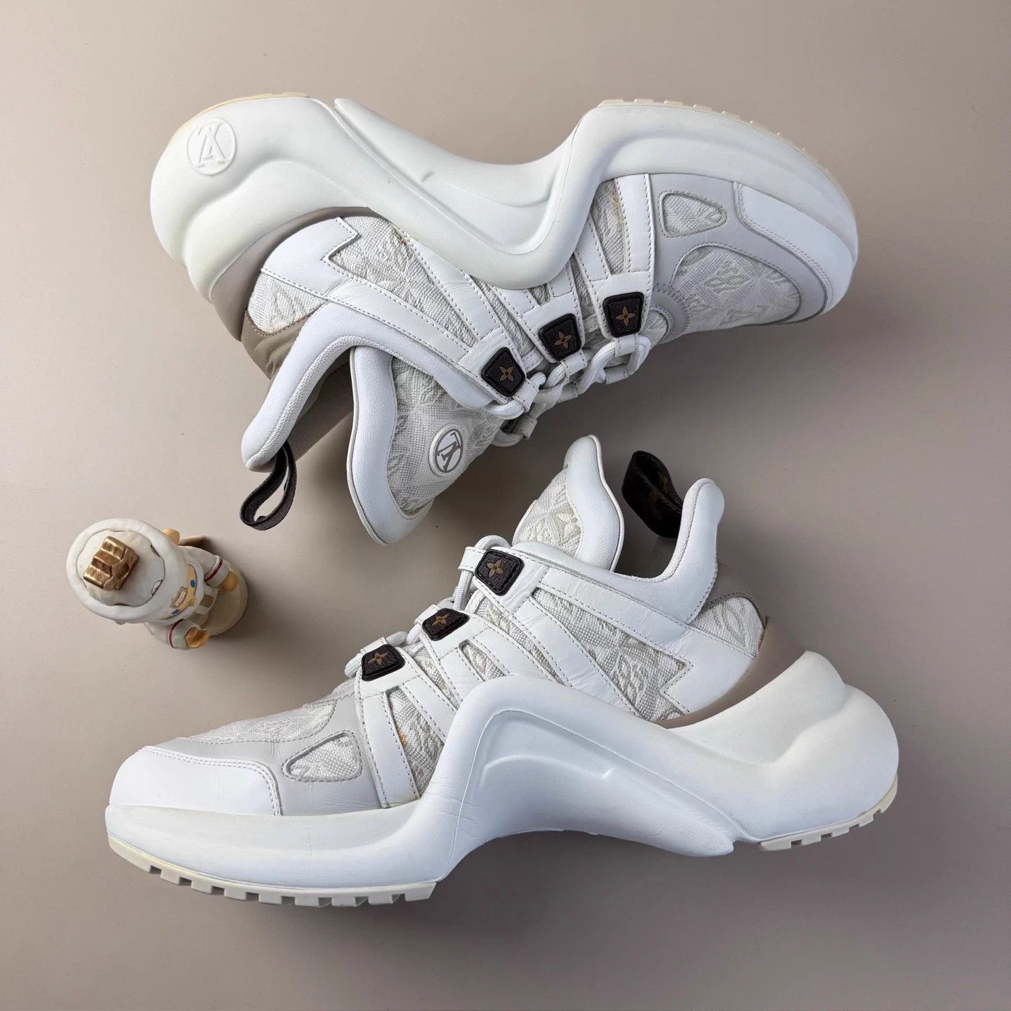 Louis Vuitton LV Monogram All Over Print Pont 9 Dad Sneaker 38.5 Size US 7.5 / IT 37.5 - 4 Thumbnail